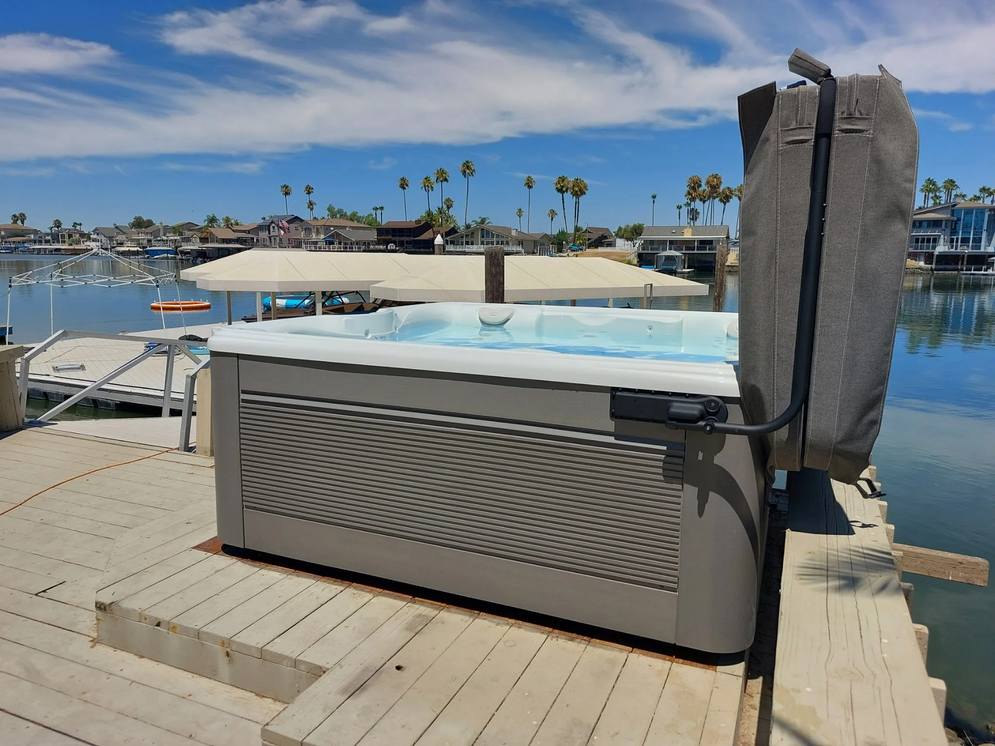 Caldera Reunion Spa
Paradise Series
Featuring Ash Cabinet with an Arctic White Shell
Seats 7
38 Jets
3 pumps
24 hour circulation
Add ons- cover lifter and salt water
Discovery Bay, CA