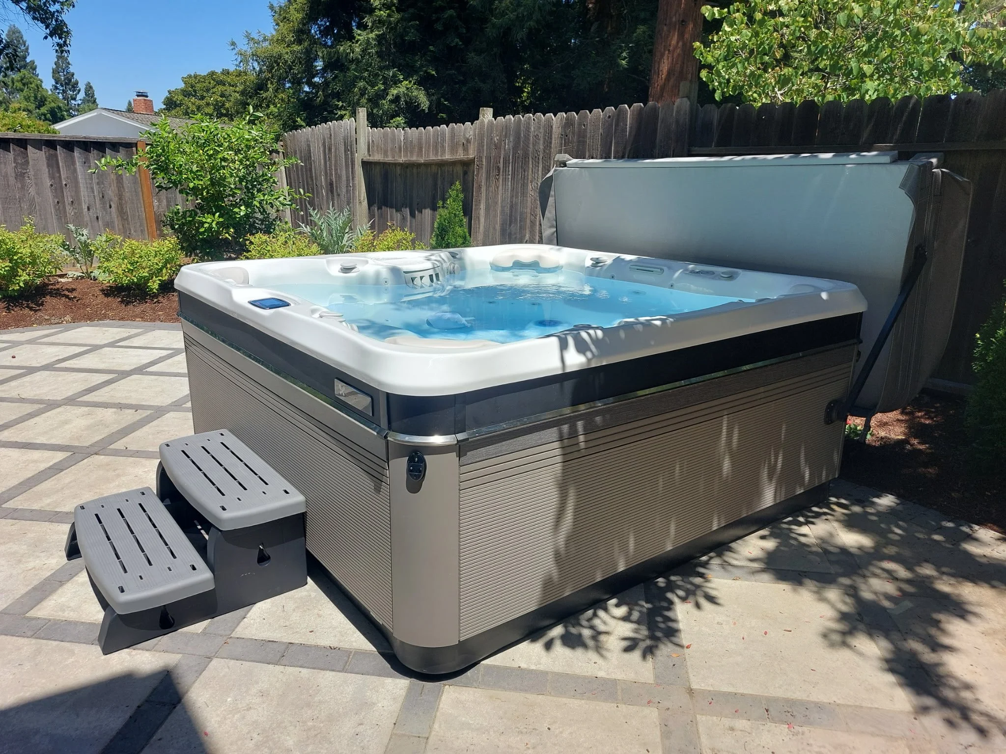 Caldera Geneva Spa
Utopia Series
Features Outside lighting
Upgraded Cover Lifter
Danville, CA