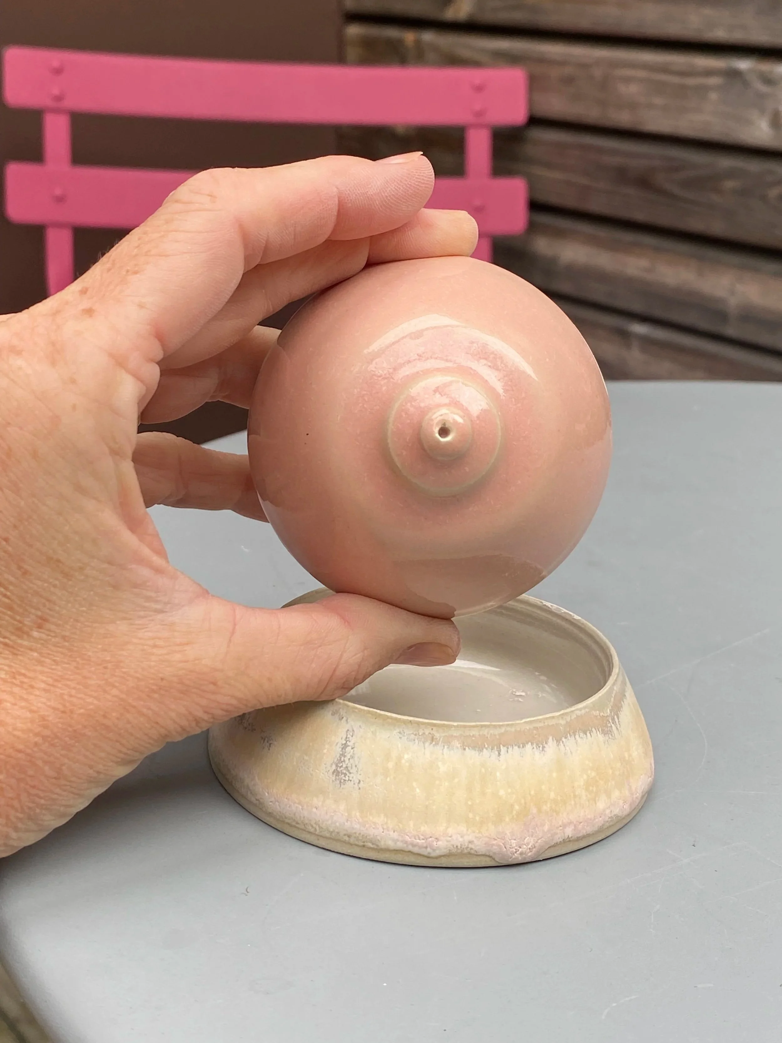 Petite boite rose ou beurrier