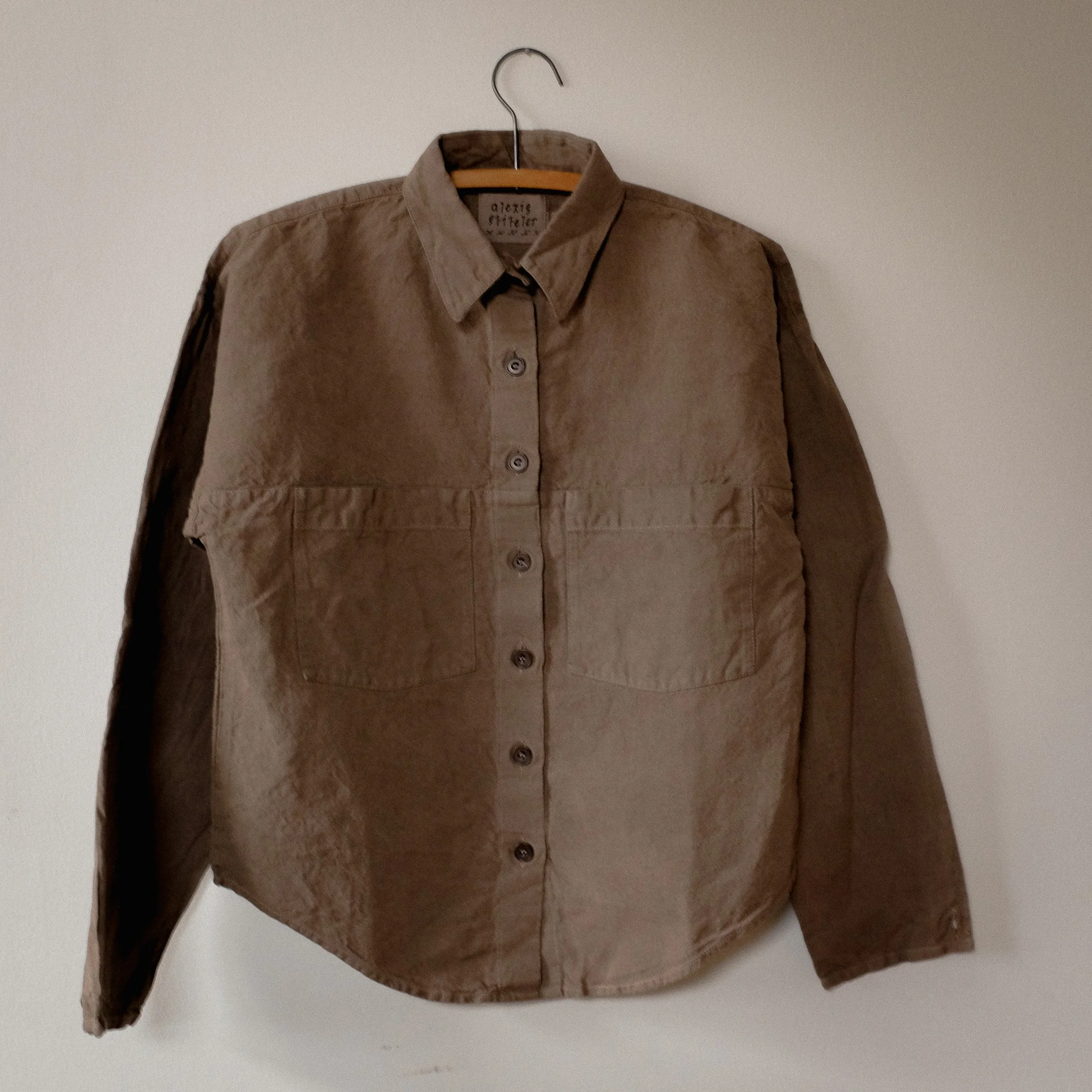 sample eddie overshirt in saddle, printed