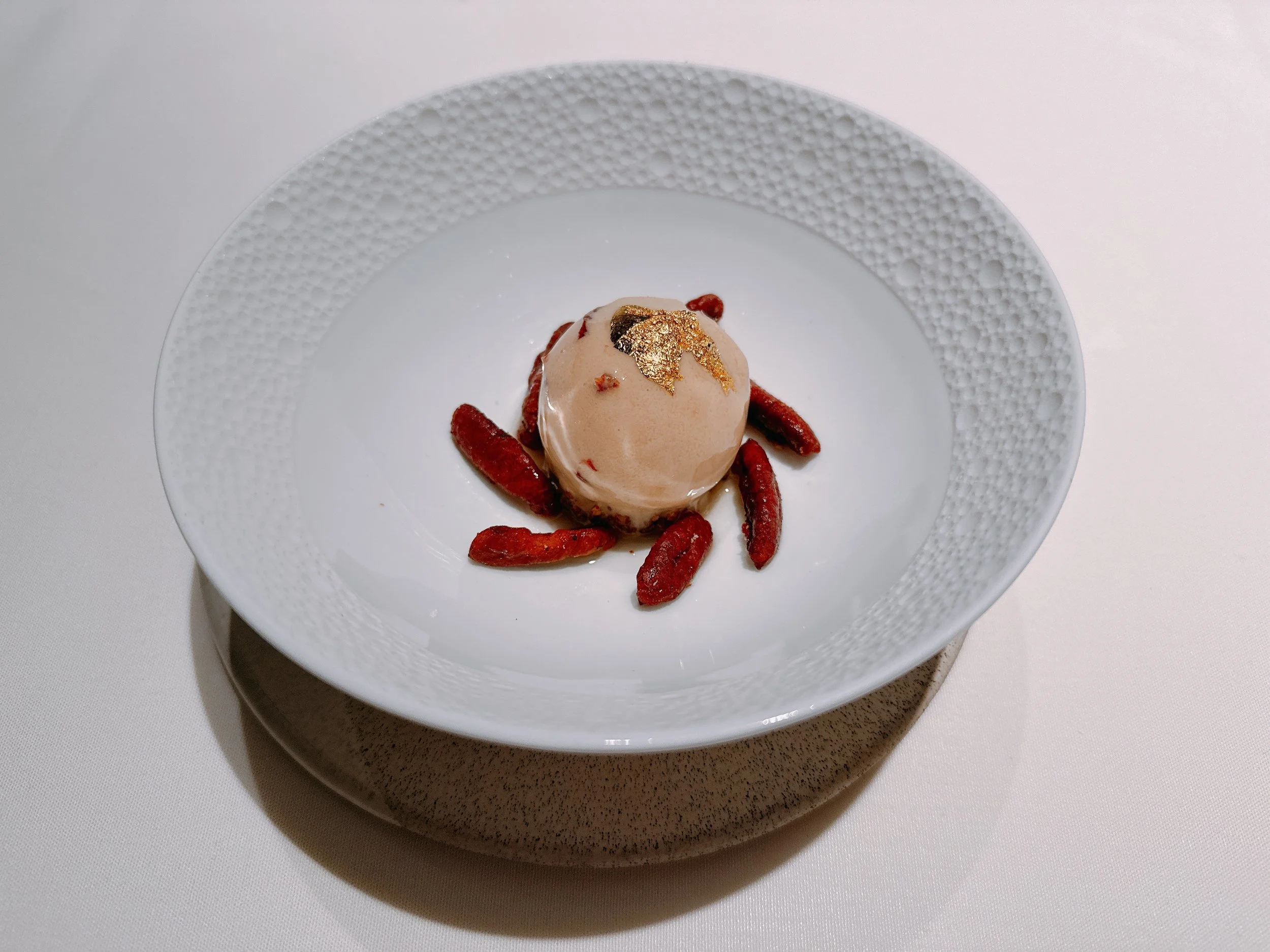 Rum ice cream, pecans