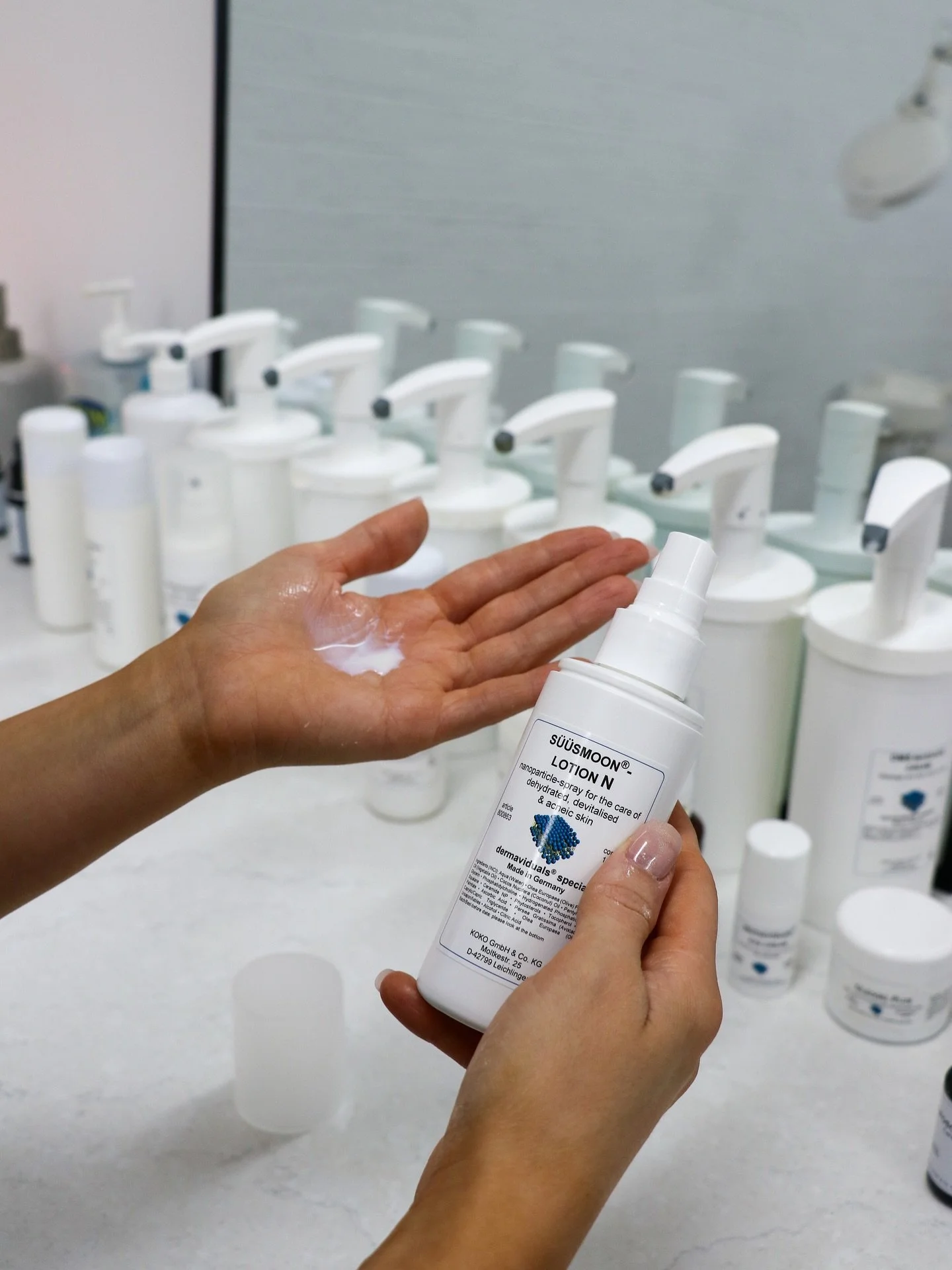 Let&rsquo;s talk about my personal fave: Suusmoon Lotion N by Dermaviduals 🤍

This lightweight, calming lotion is a barrier-repair hero - perfect for sensitive, reactive, or compromised skin. It soothes irritation, strengthens the skin, and supports