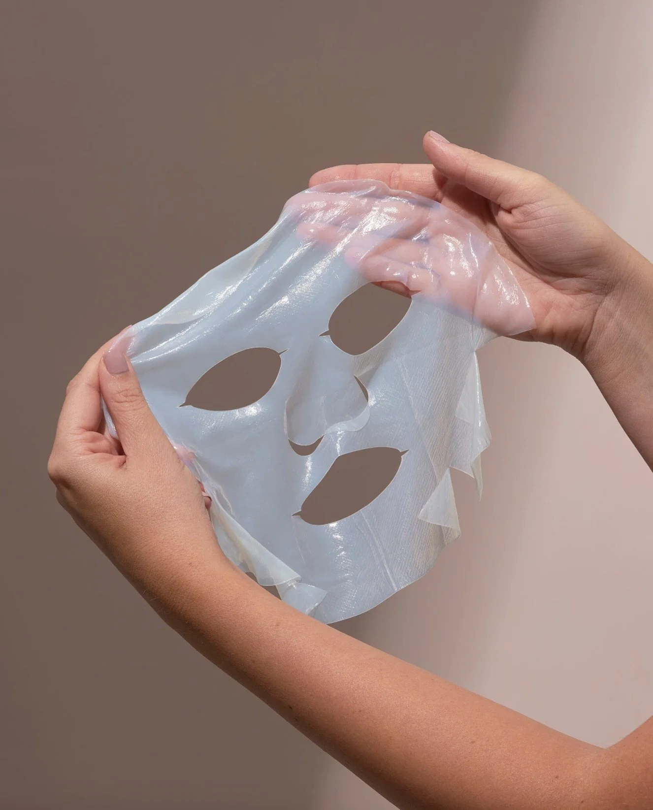 Winter skin feeling dry, dull, or a little out of balance? ❄️ @simkaskin masks are the ultimate at-home ritual to replenish, calm, and deeply hydrate when your skin needs extra love. ✨

Packed with skin-loving ingredients and barrier support, they&rs