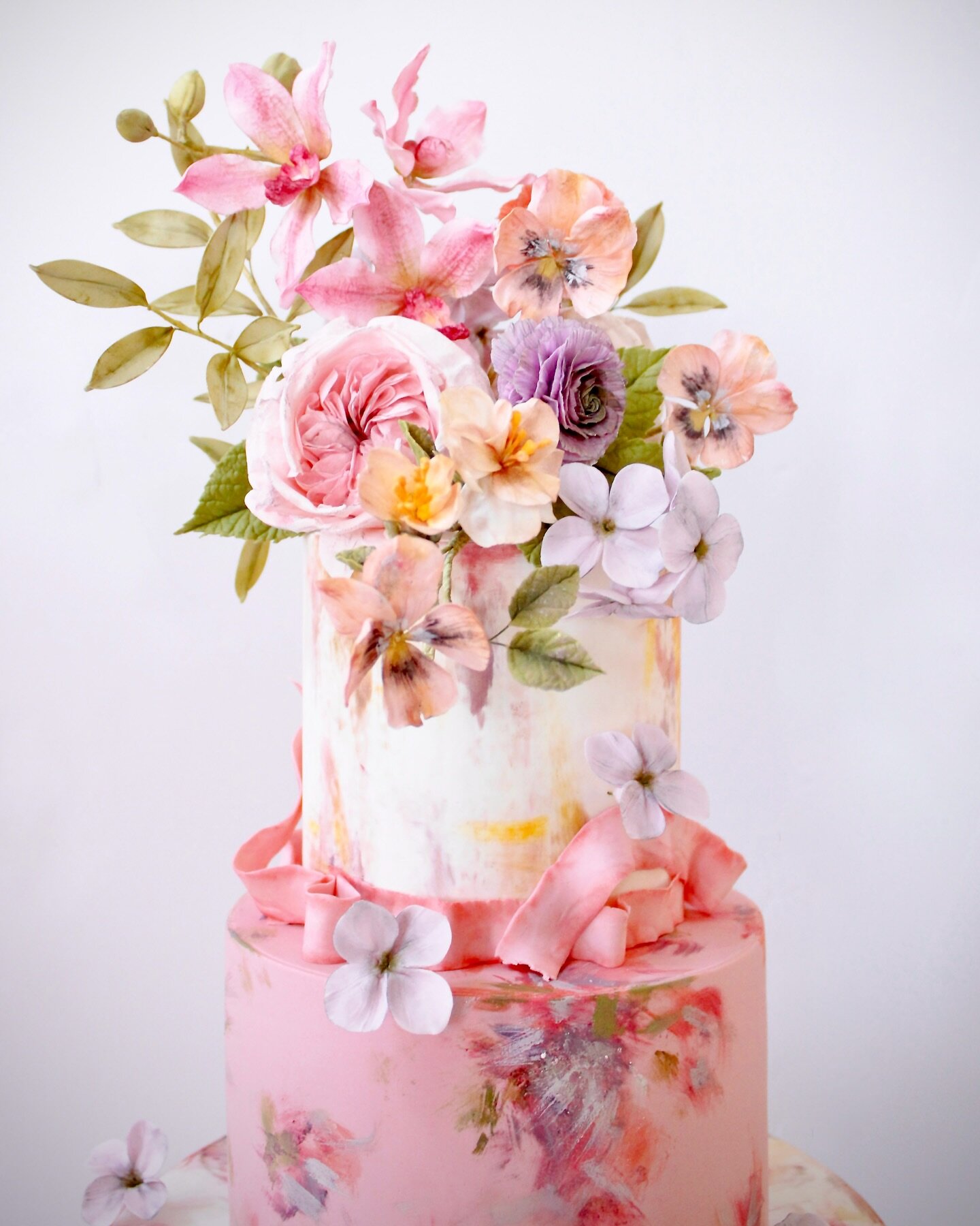 Fun and Elegance, you can have both! 
.
.
.
.
.
#wedding #weddings #weddingcake #weddingcakes #cake #cakedecorating #cakeart #cakeartist #weddinginspiration #sugarflowers #sugarart #gumpasteflowers #summerwedding #pghwedding #burghbrides #floral #flo