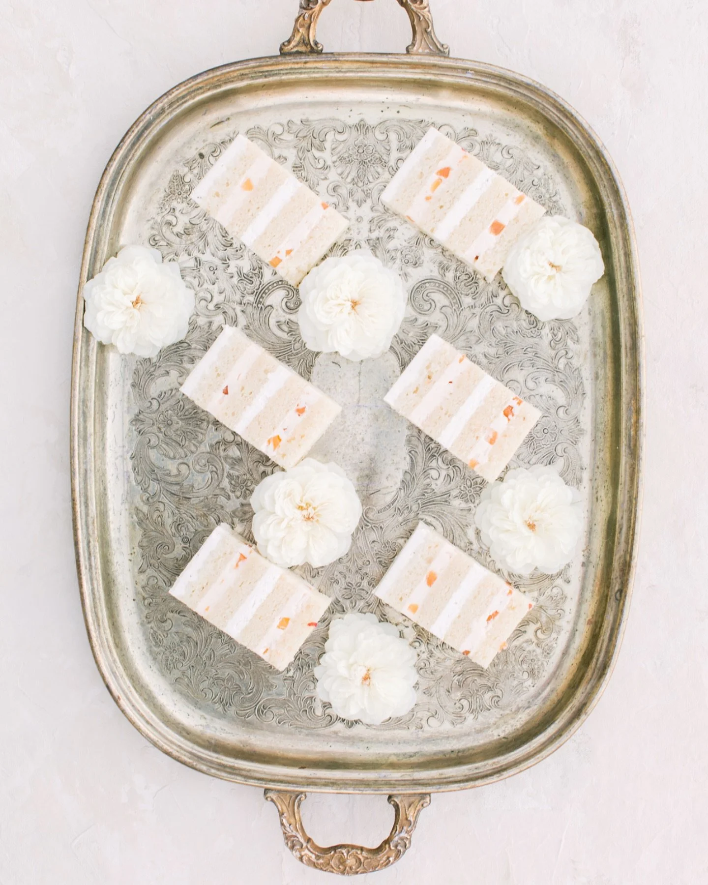 We could all use a slice of cake right now.

What flavor will you be having? 
.
.
.
.

Planning: @jeannenelillieevents 
Photography: @arakawalker 
Floral: @may_chesterdesign