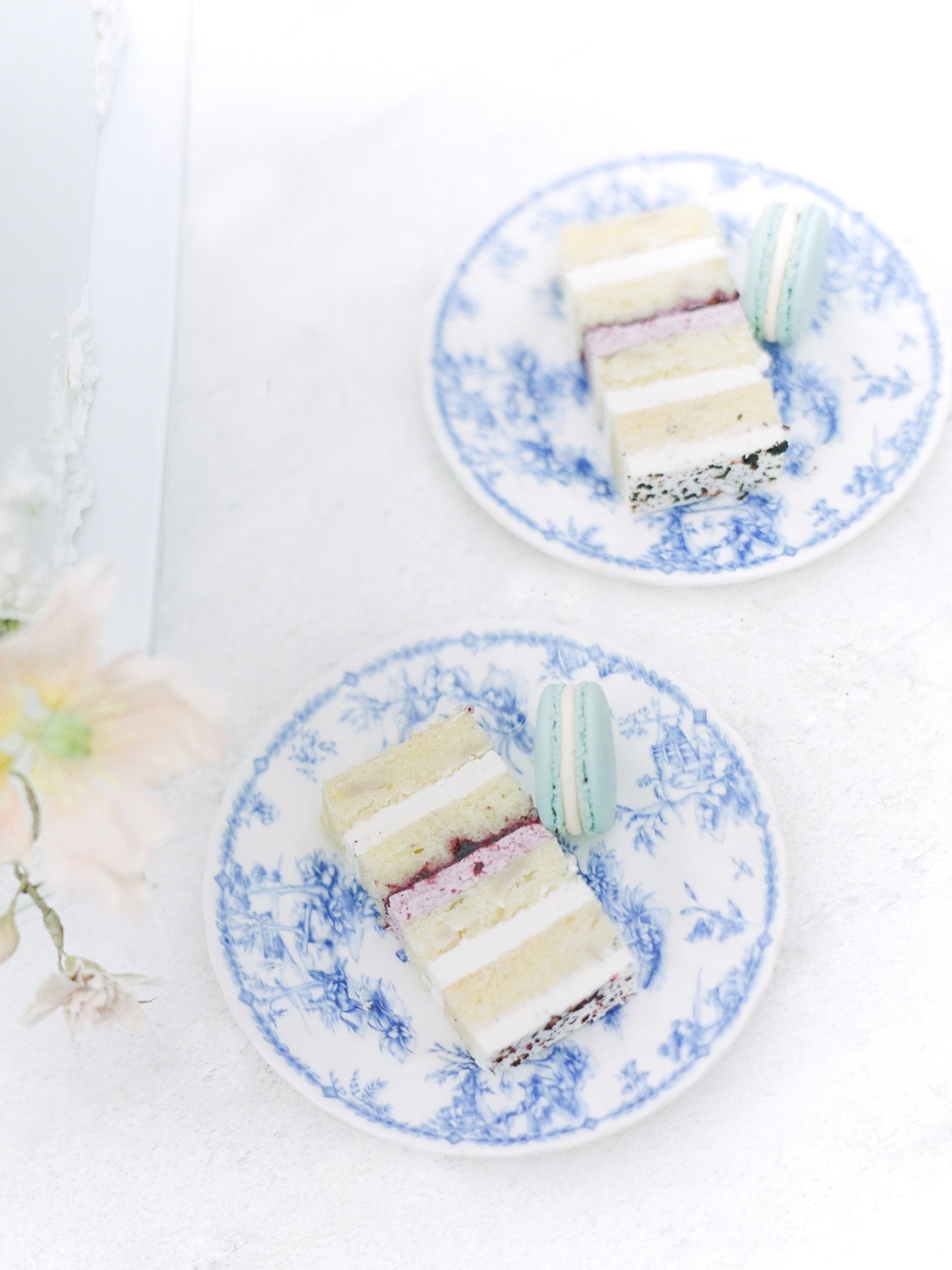 Regency Romance today🩵

Photography: @belindajeanphotography 
Planning: @jetwedco 
Venue: @shoreby_club 
Florist: @pieter.bouterse.studio 
Dress: @moniquelhuillierbride 
@lajeunemariee 
Rentals: @borrow_curated 
Linen: @cozy_linen 
Stationery: @suga