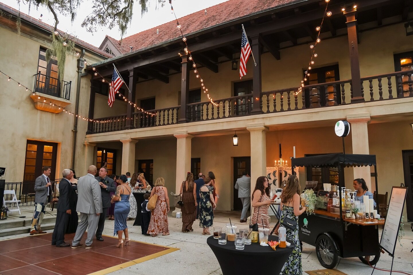Looking forward to warm summer evenings just like this very special wedding in St.Augustine ❣️☕️