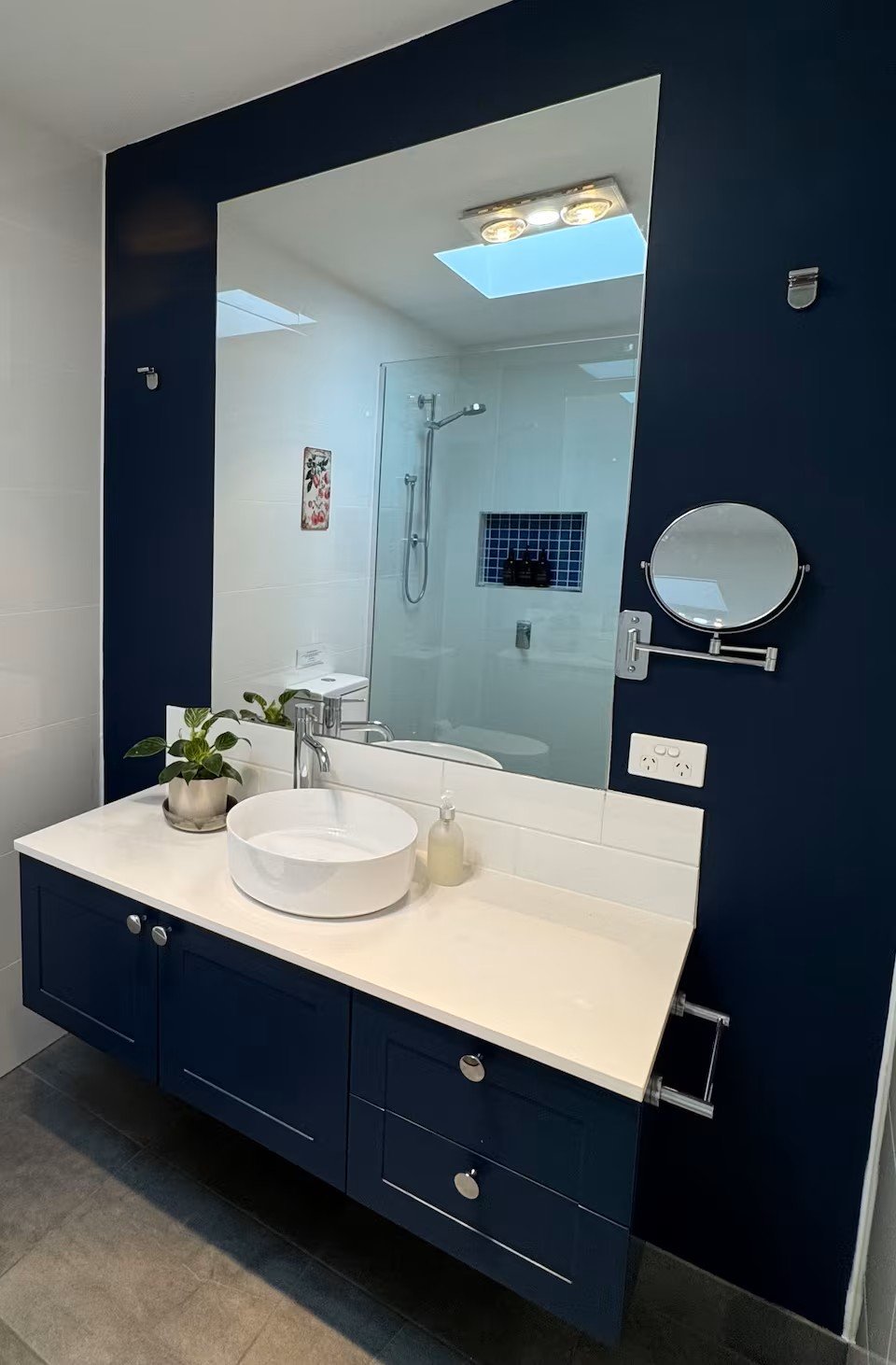 202610 Main Bathroom reno.jpg