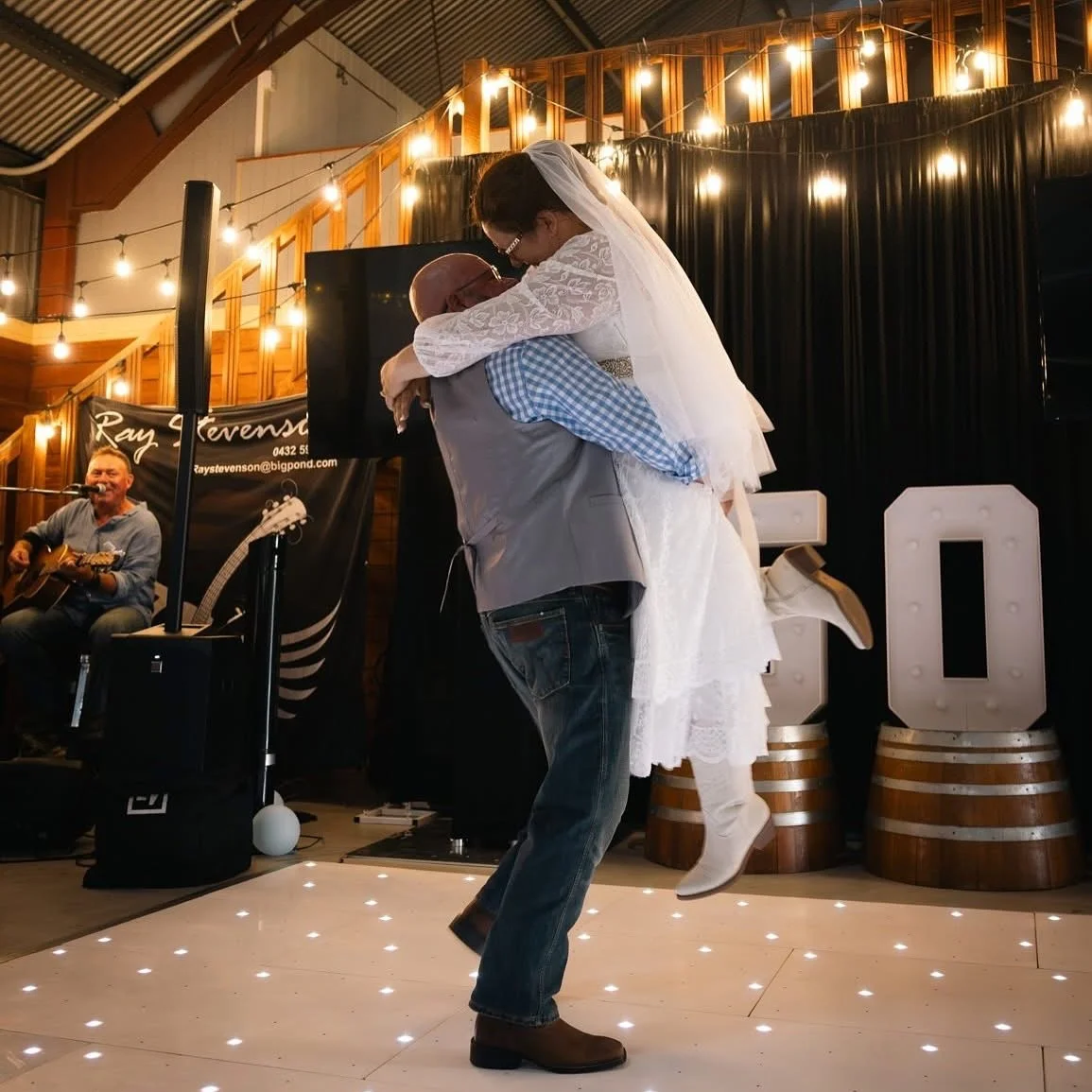 Matt and Sam 🤠✨⛪️ 🩷 

From a 50th birthday ➡️ Surprise Wedding at the Chapel. The best kept secret and so much fun!! 

📸 @anthony_jackson_media @wildlyeverafterweddings

#surprisewedding #brisbanecelebrant #sunshinecoastcelebrant #goldcoastcelebra