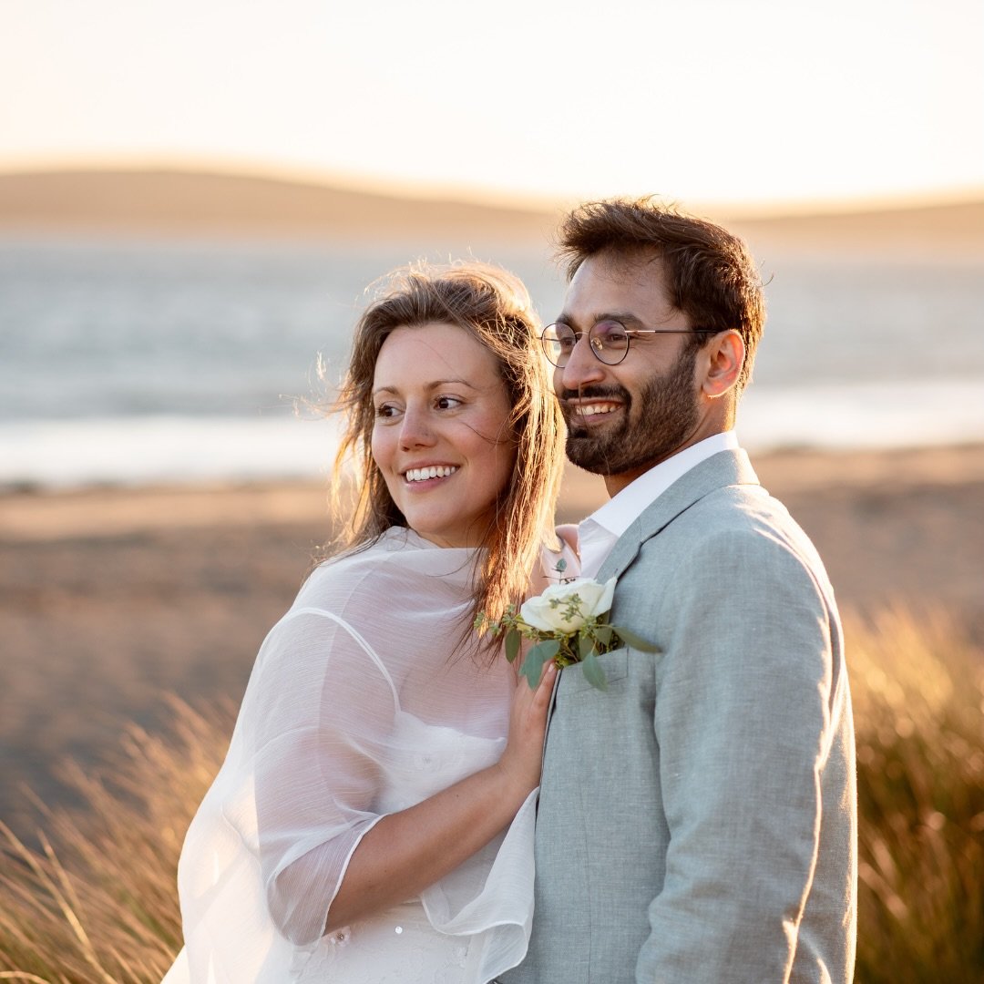 During the most perfect sunset on a Bodega Bay beach, Kunal and Jenna exchanged their vows, surrounded by a handful of their closest friends 🤍🌊