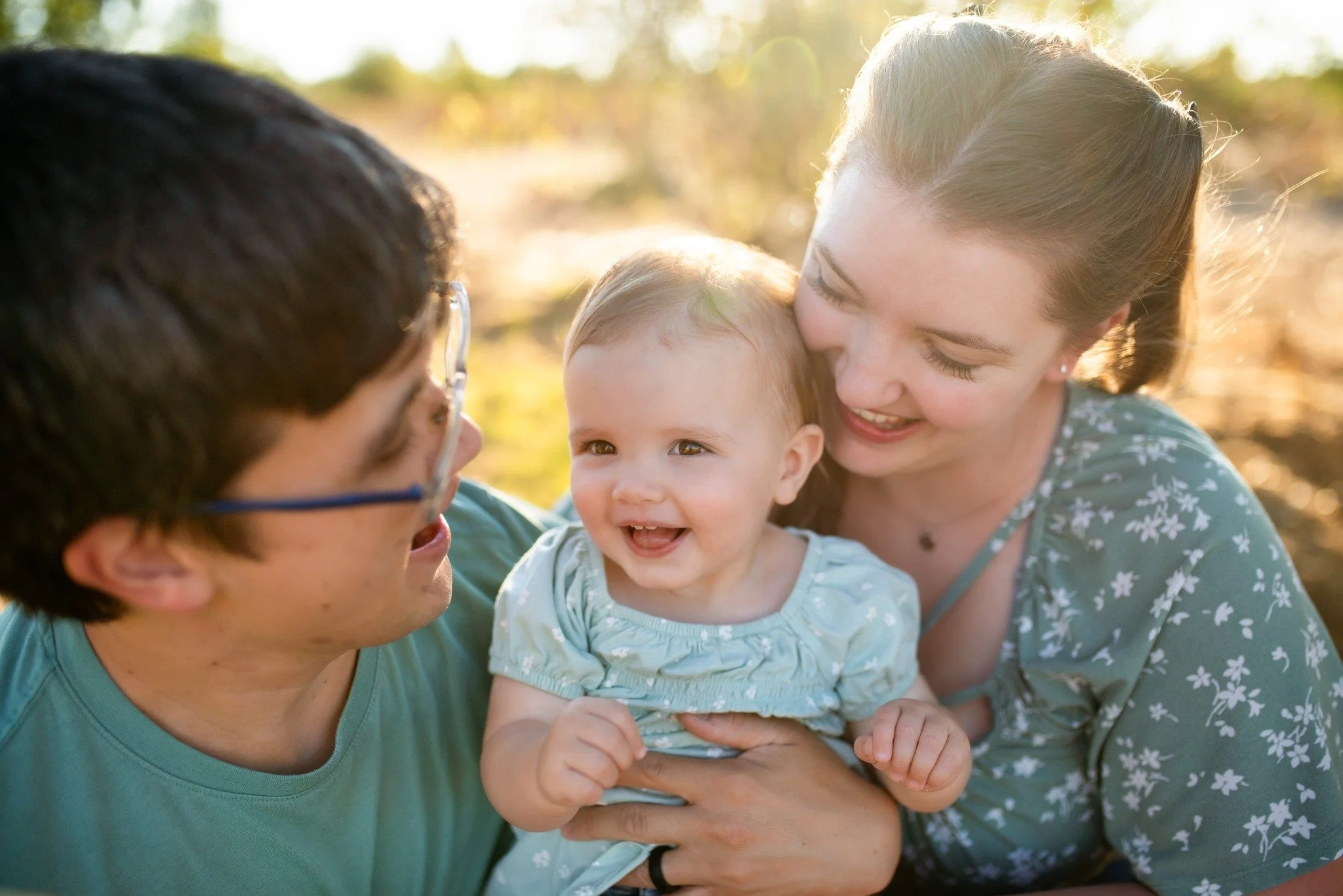 All sunshine and smiles for the first mini-session of the season ☀️ Only 3 mini-session time slots left for the year! Book yours before its gone and cross it off your to-do list [tap link in bio for 2026 mini-sessions].