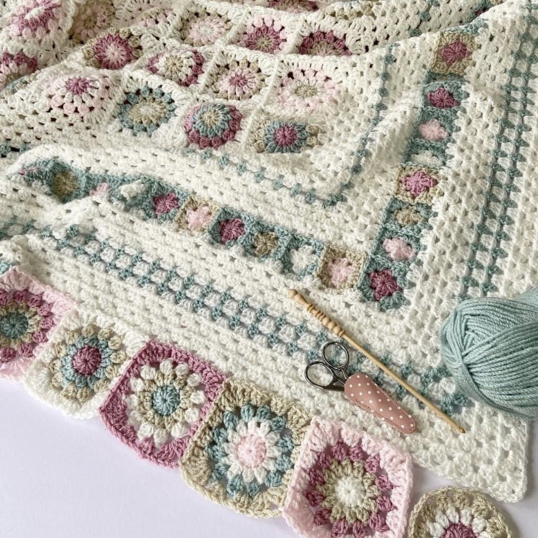 Join as you go' for Granny Squares' — madebyanita