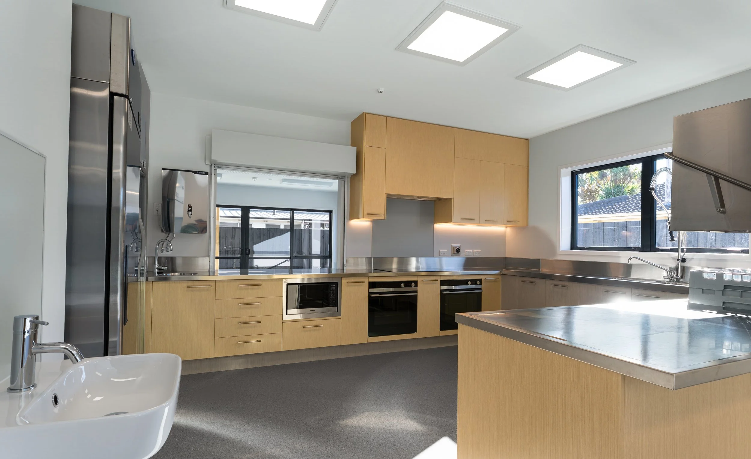 Well-equipped kitchen for preparation of meals