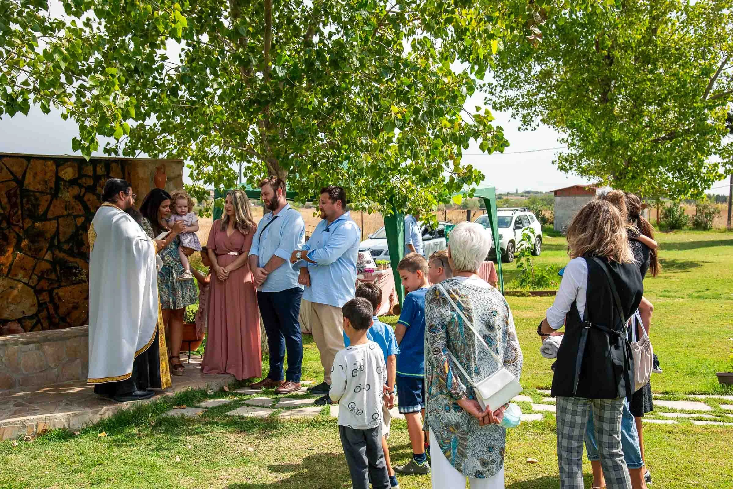 oikonomikos-fotografos-vaptisis-thessaloniki (28).jpg