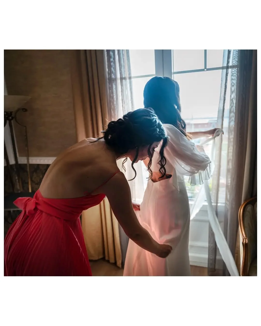 Love these delicate moments. Love the light. Love the little details...
.
.
.
.
.
.
.
.
.
.
.
.
#&delta;&epsilon;&nu;&epsilon;&iota;&mu;&alpha;&iota;&phi;&omega;&tau;&omicron;&gamma;&rho;&alpha;&phi;&omicron;&sigmaf;&gamma;&alpha;&mu;&omicron;&upsilo