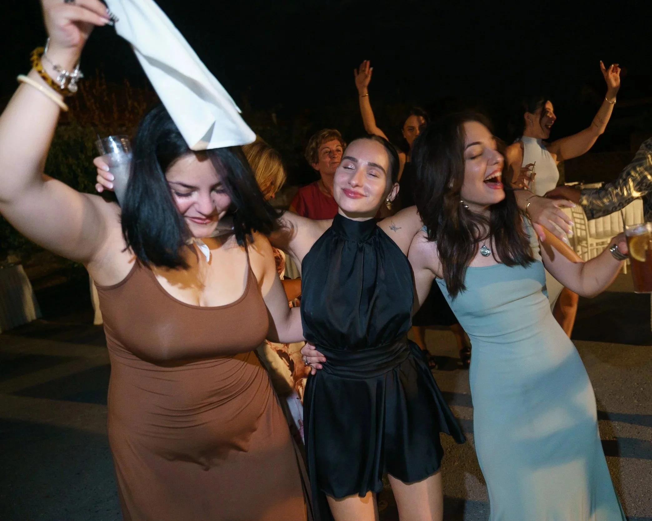 unposed-documentary-wedding-photographer-thessaloniki-148.jpg
