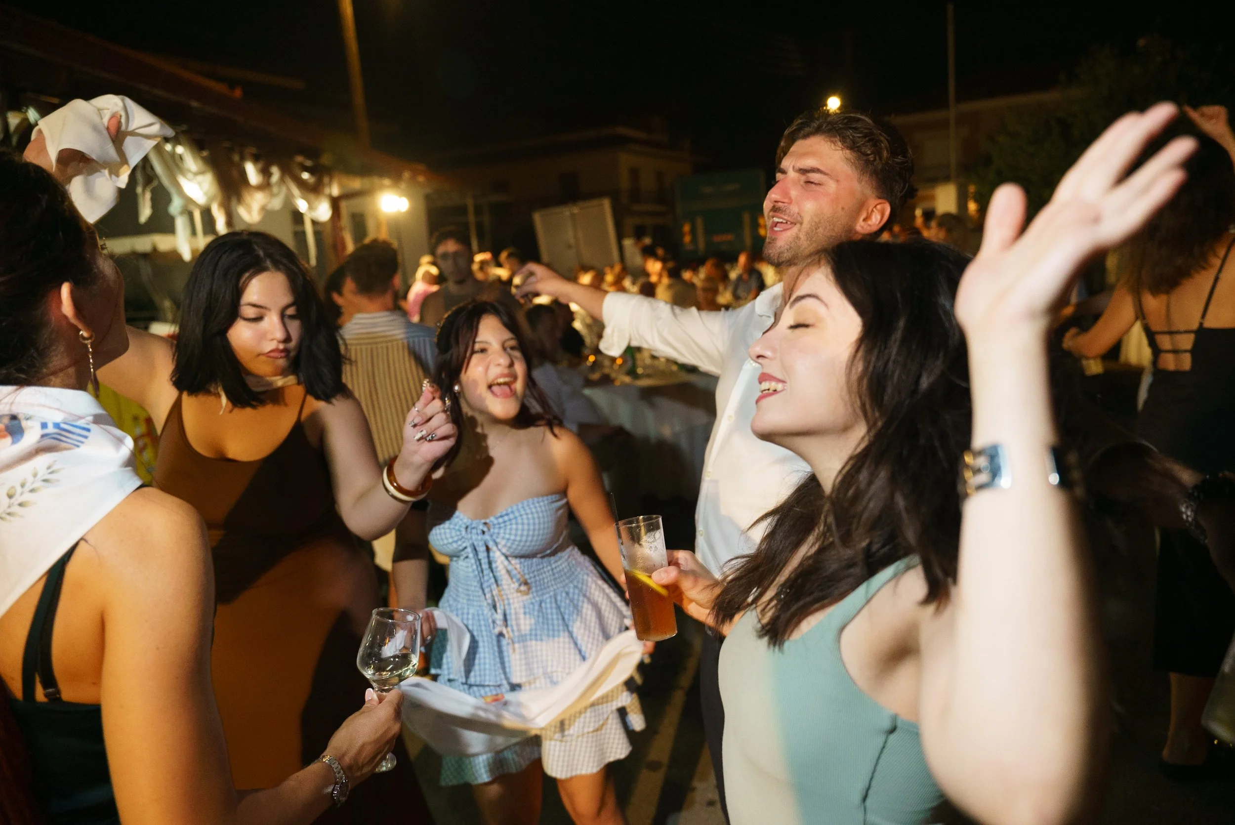unposed-documentary-wedding-photographer-thessaloniki-170.jpg