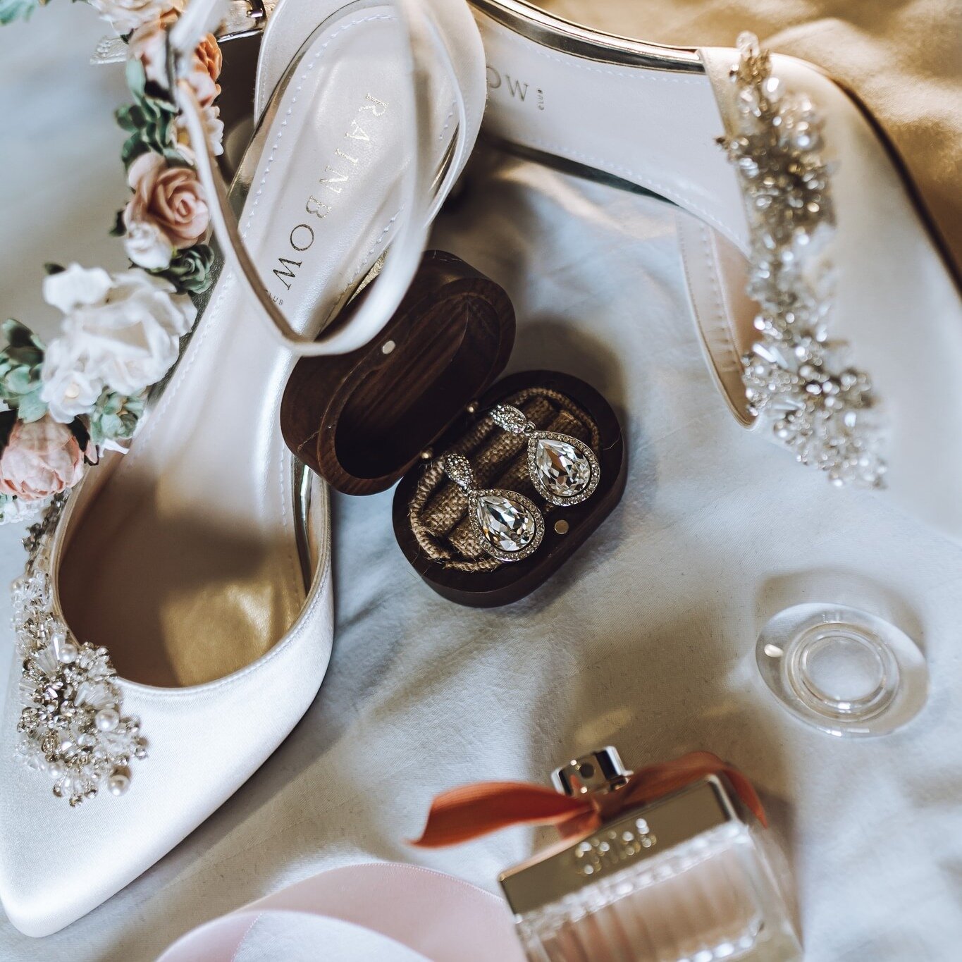 Wedding Traditions

What is a wedding tradition to you?
Would you like to follow any?
Would you like to start your own?

All these questions are to start a discussion...So you can pause, reflect and decide For Yourself...What do you like..

Today I w