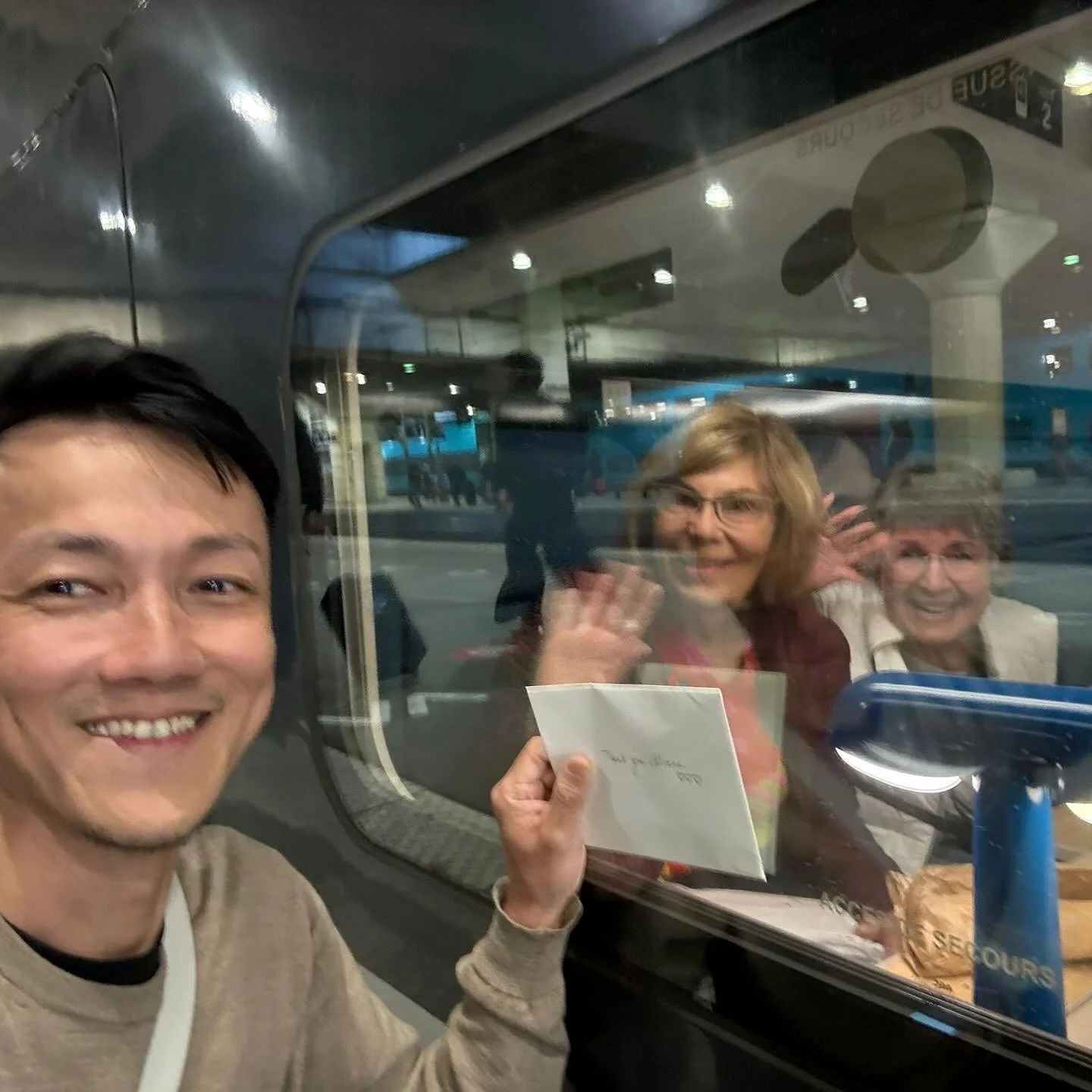 Another gorgeous heartfelt beautiful photo that just captures the perfect sentiment between Alvin and his guests in Paris 🥰❤️ The ol' bitter sweet sad goodbye after heartfelt connections! Can I pls just cry?!

I love this photo so much! its classic!
