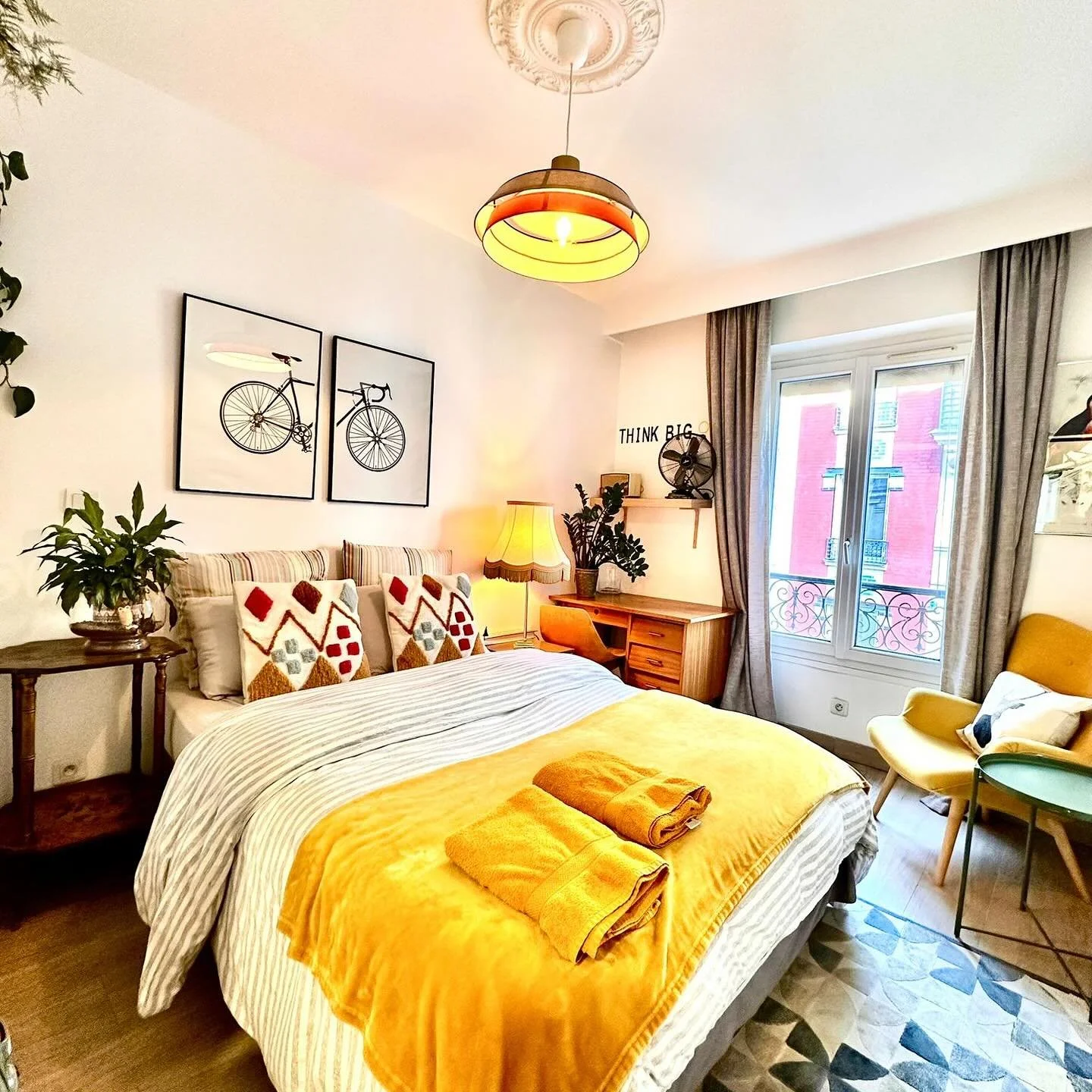 Got some new gorgeoussss photos of Alvin's Petite Paris apartment and even more gorgeousssss photos of my guest Christine who has just moved into his apartment (she just vacated and Anne Pascal's B&amp;B cause you know, one Petite B&amp;B is NOT enou