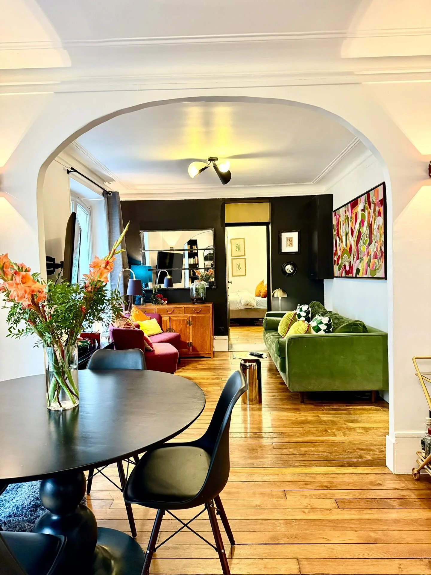 My Paris friends as my solo road trip across Australia (somehow still eating a million croissants) starts to wind down (as i start to slowly head back east) you can be sure that for the next four months before Paris I'll be knuckling down on so many 