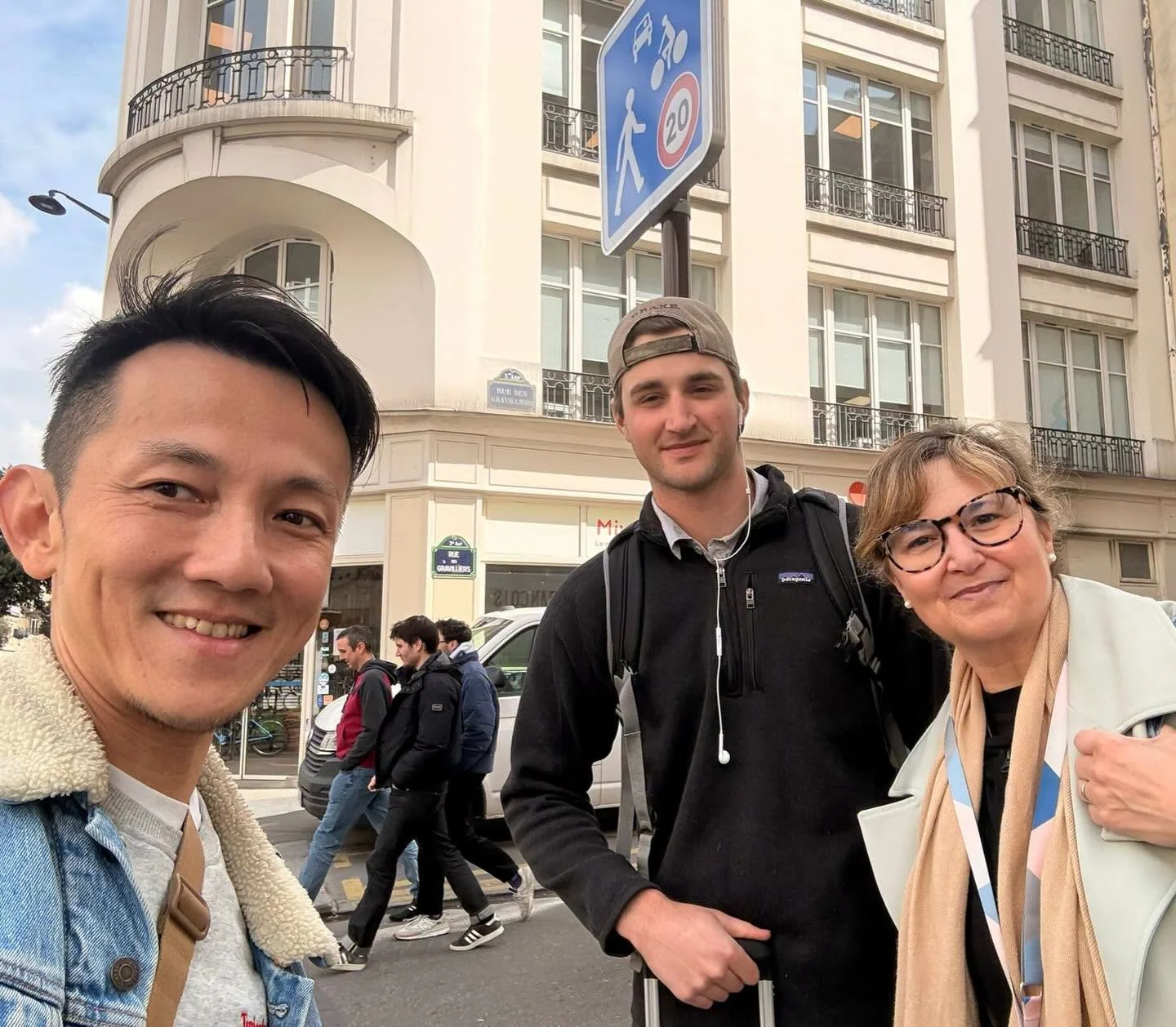 Alvin 'holding down the fort' with all the arriving and departing Petite B&amp;B guests while I take a petite timeout in his beautiful apartment in the 11th! 🙈

Au revoir to Theresa and her son who just vacated loft Oliver in le marais 🥰❤️🥰🙏

And