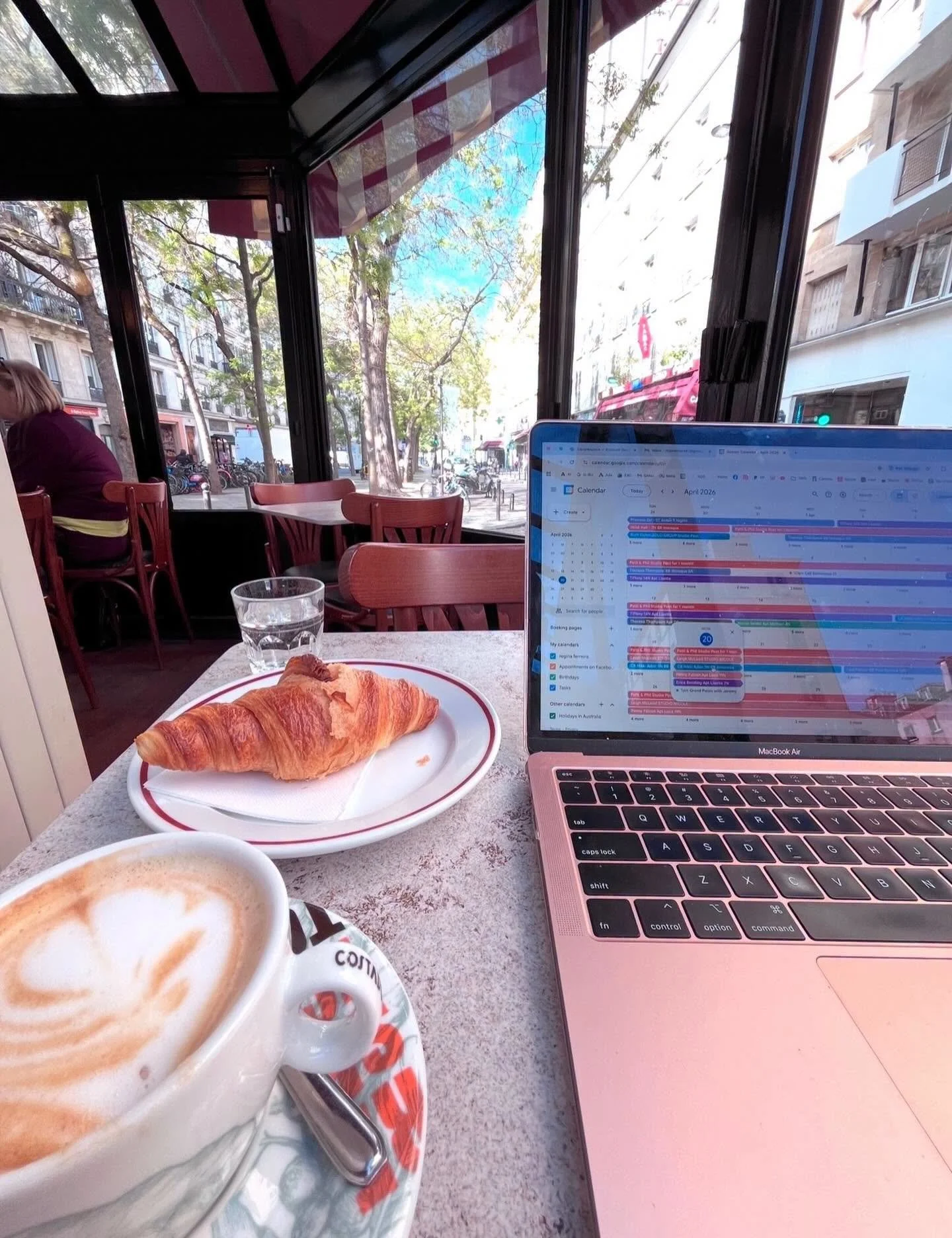 Morning work life in Petite Paris! 💛... When pinching yourself doesn't work bc you realise you upgraded WFH to WFP - Work from Paris 🥰🥰 I don't take this for granted (covid killed it once and the world is weird 😭 but thats exactly why we need to 