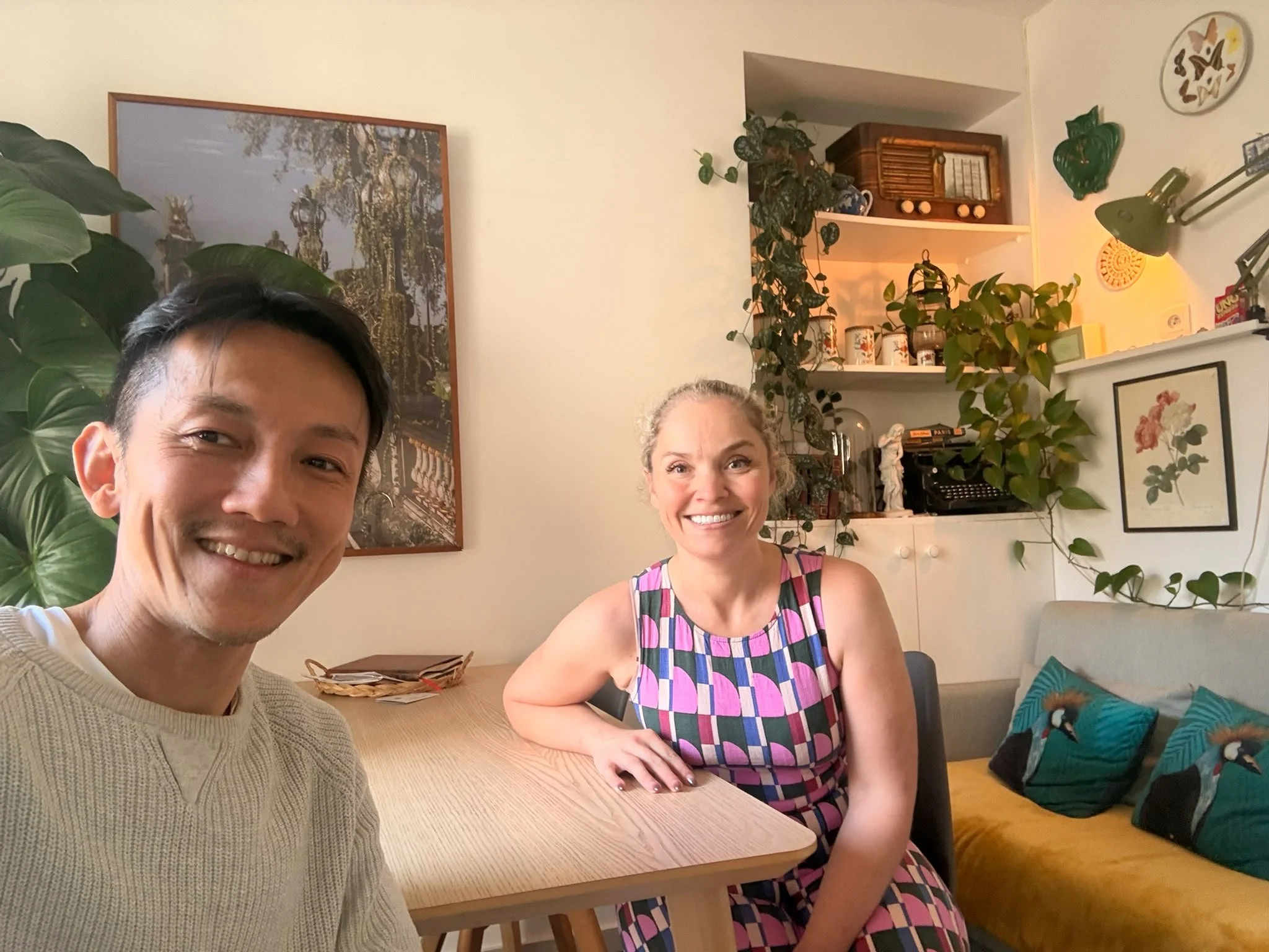 Getting Solo Traveller Jessica all set up in her Petite home, Apartment Alvin - October 2026