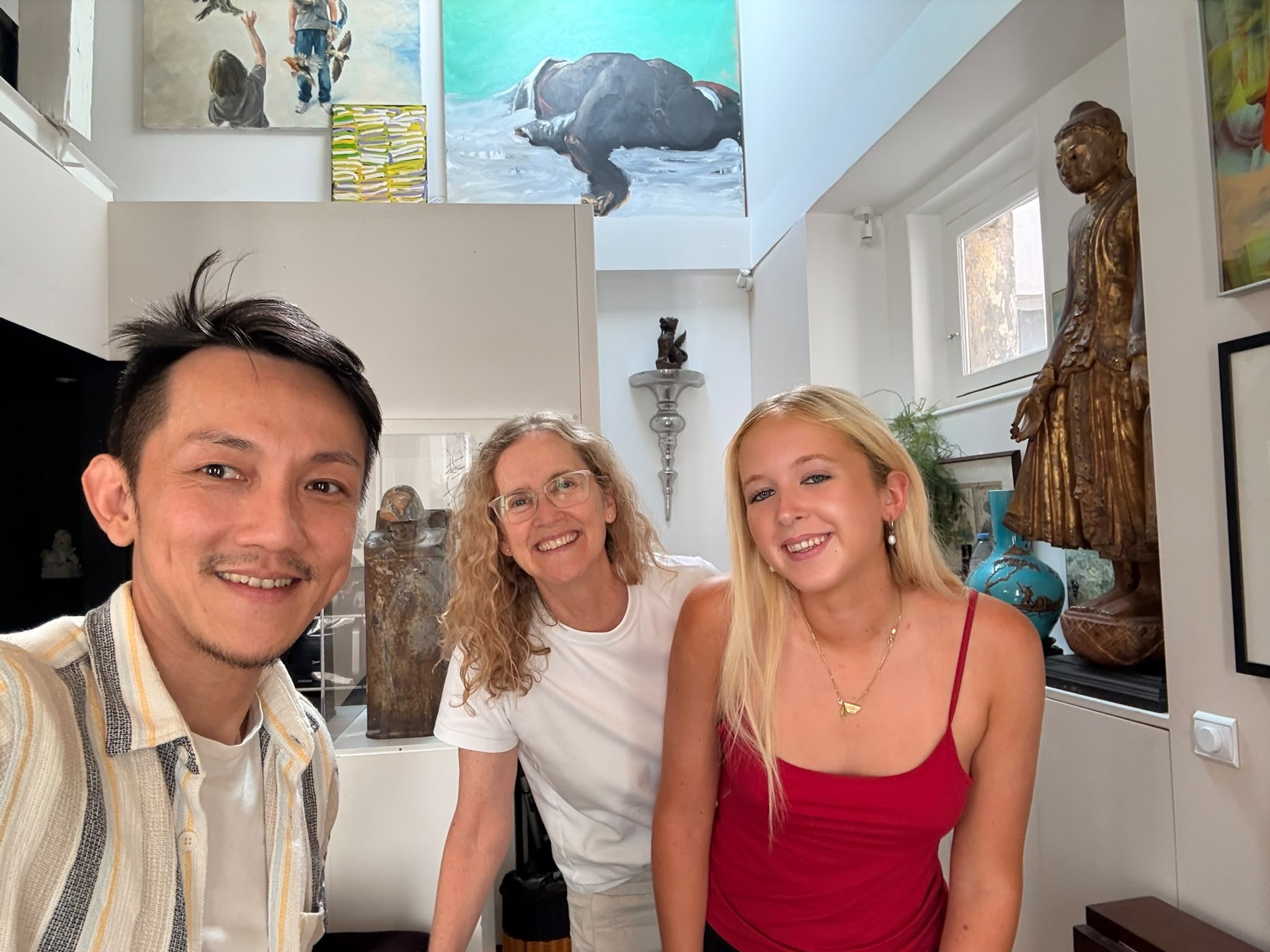 Alvin wlecoming Colleen and Audrey from Australia, mum and daughter trip - September 2026