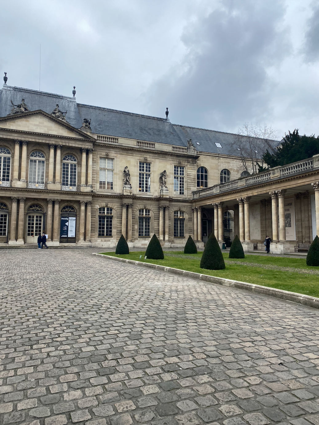 Musee Cognacq-Jay is a MUST and FREE! 