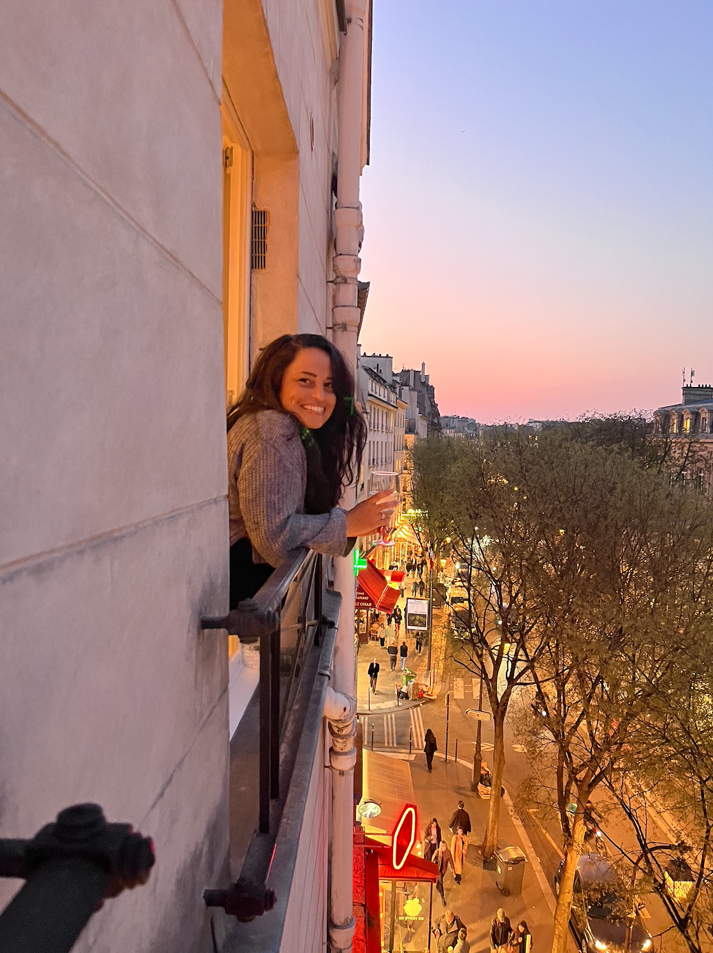 The incredible sunset views and colours outside over a glass of wine sil vous plait