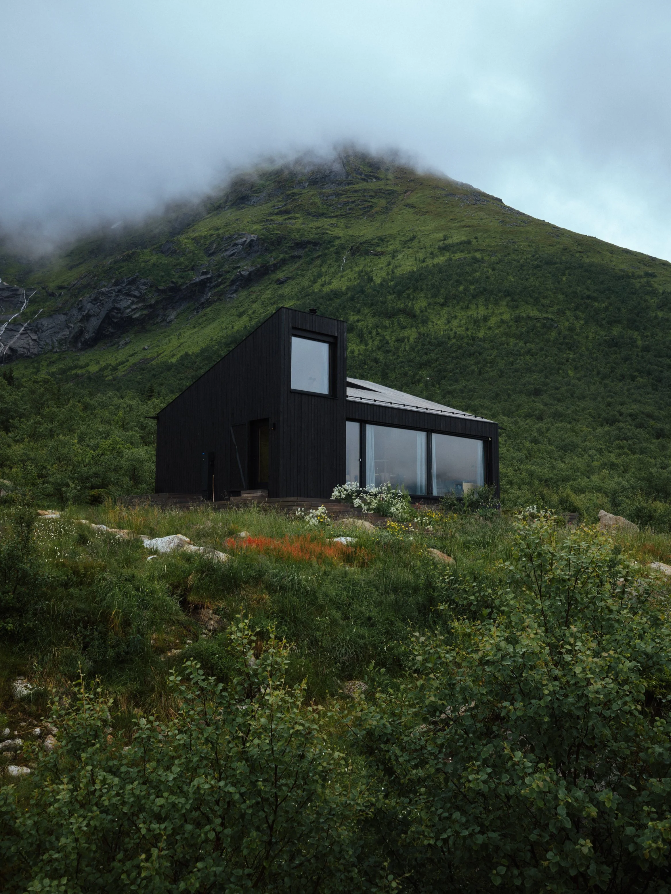 BlackAuroraLodge_Tashi-Daniel31.png