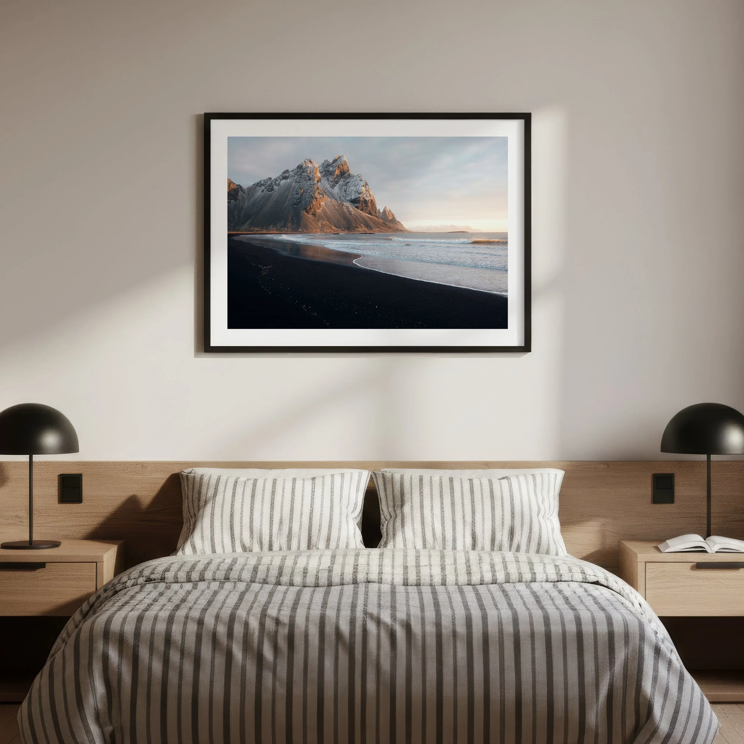 Vestrahorn_frame_1x1.jpg