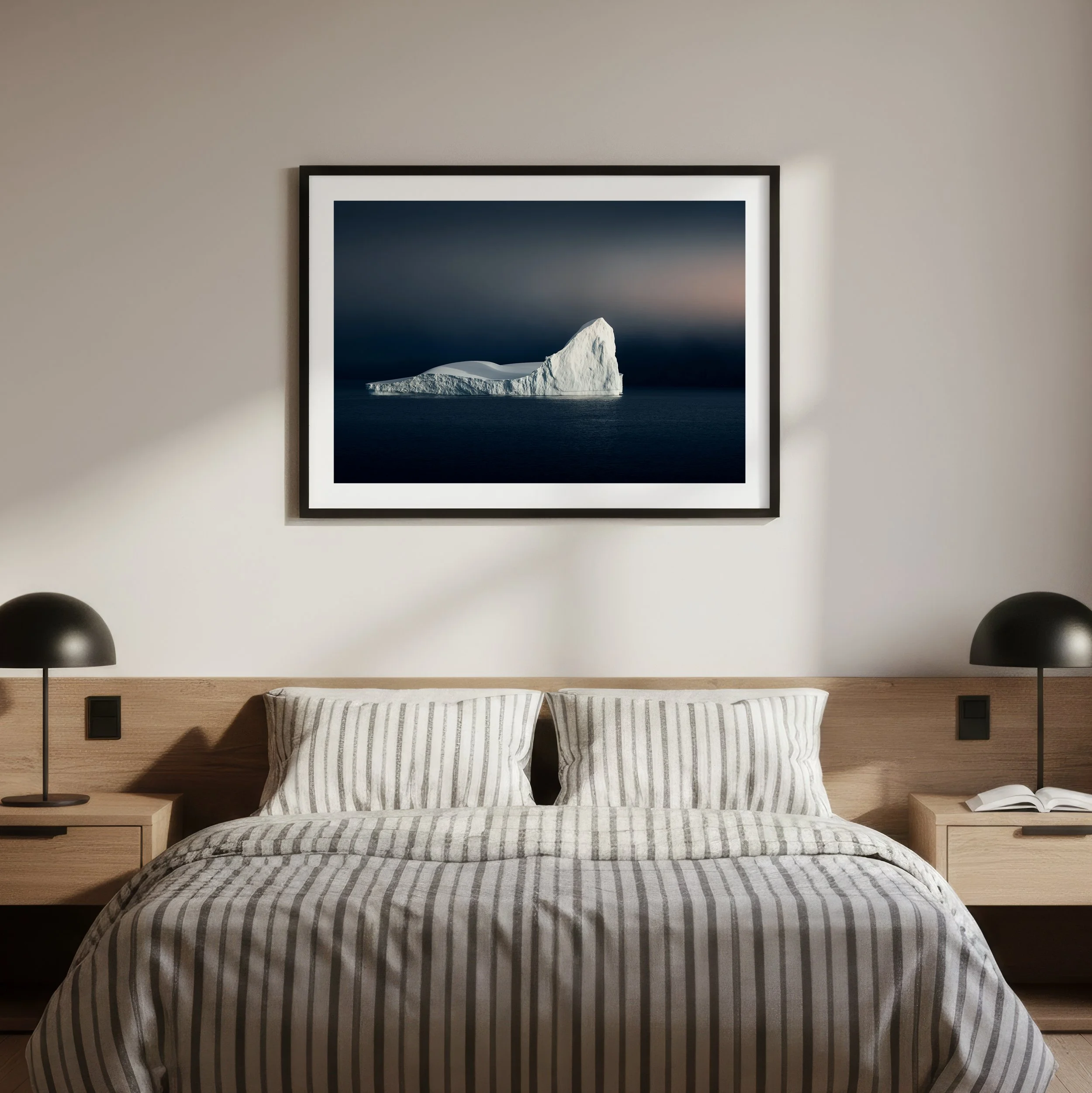 Luminous_frame_1x1.jpg