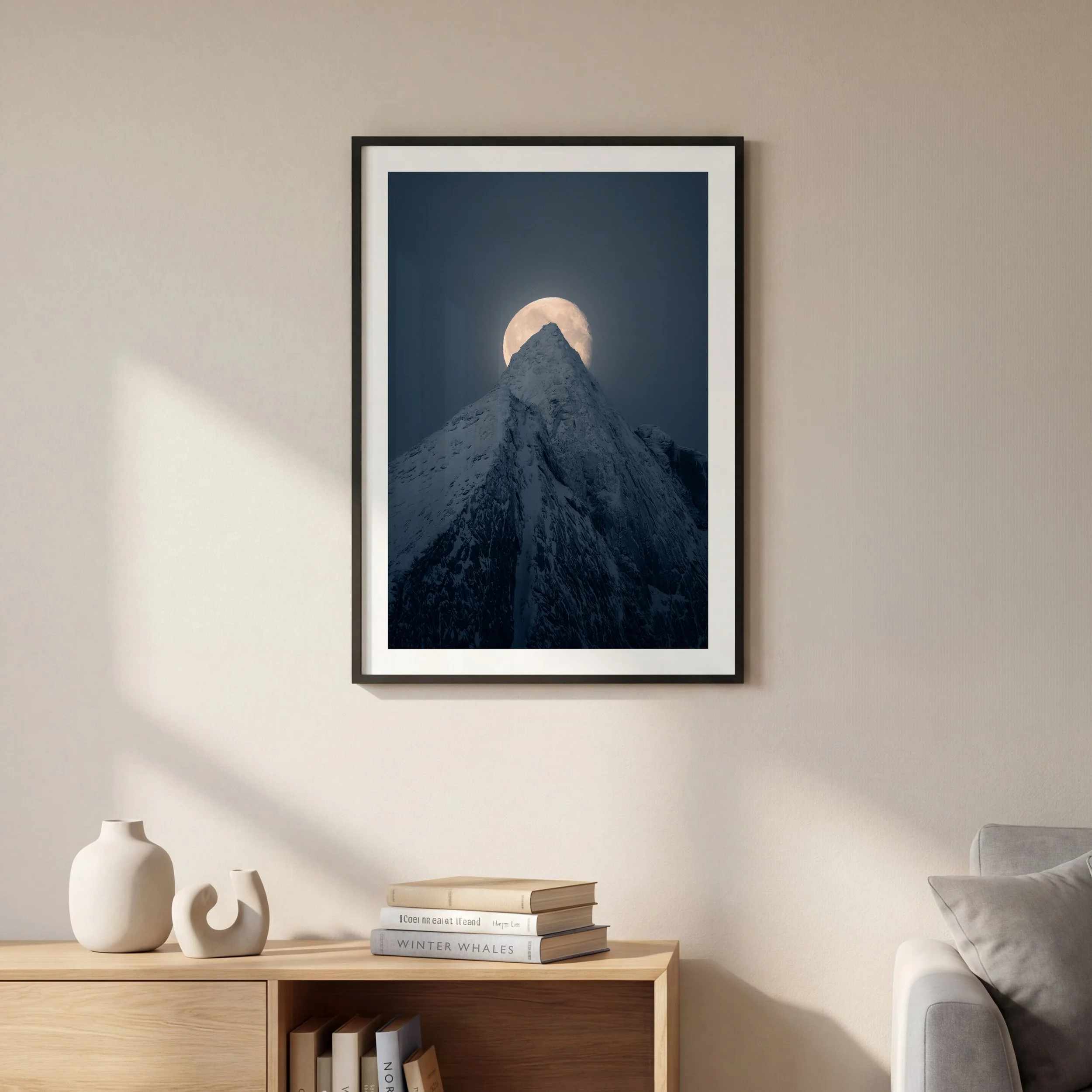 Moonrise_Livingroom_Double-portrait_frame_1x1.jpg