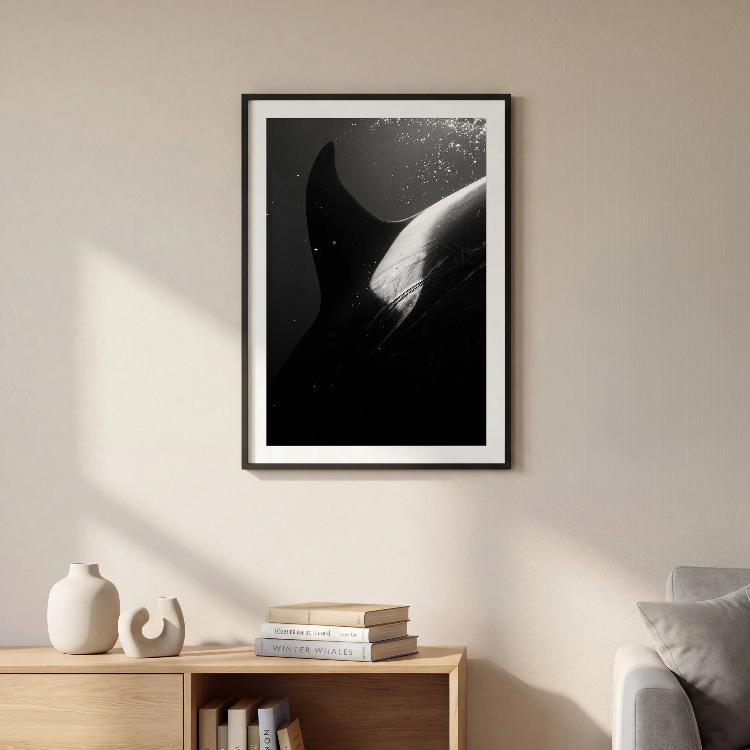 BlackFin_Livingroom_Double-portrait_frame_1x1.jpg