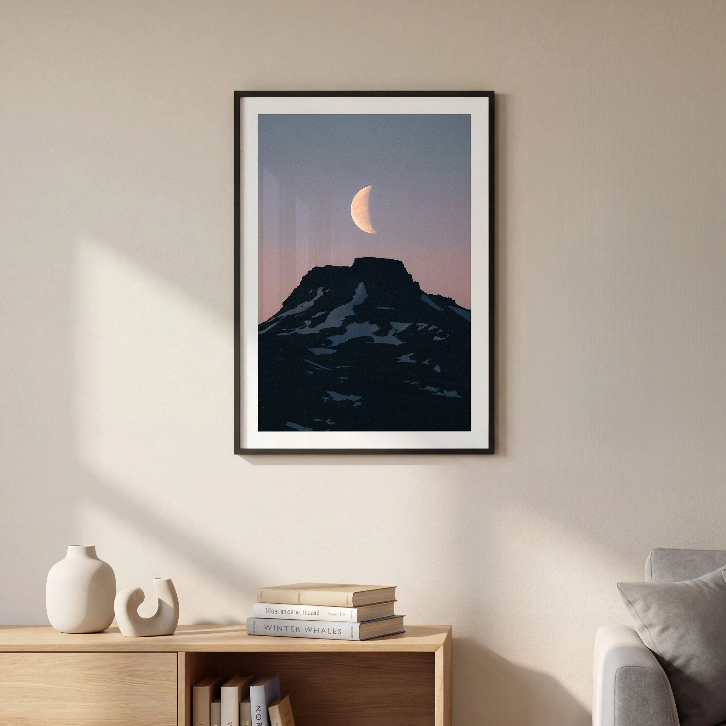 SummerMoon_Livingroom_Double-portrait_frame_1x1.jpg