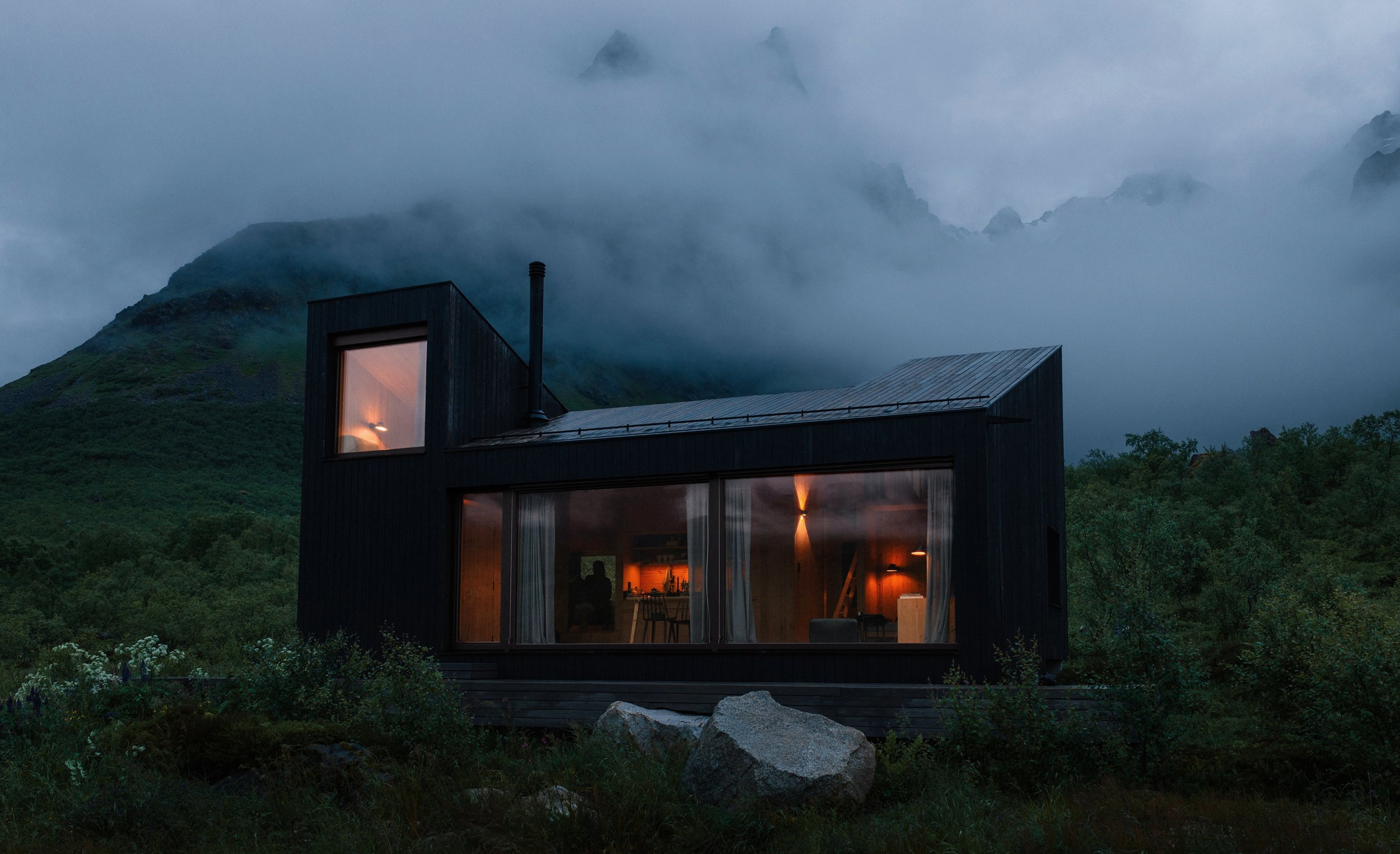 Black Aurora Nook
