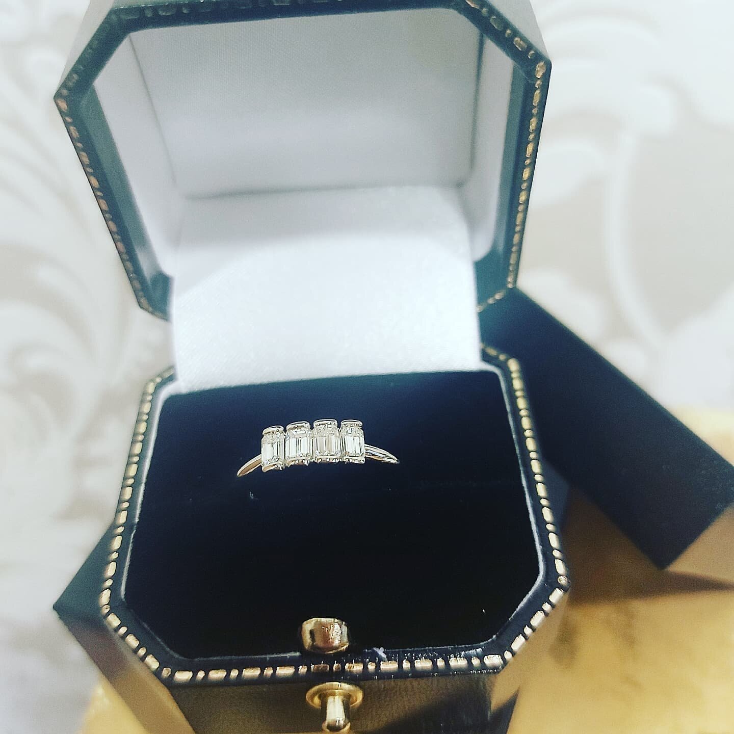 Stunning, platinum diamond ring comprised with the most beautifully cut emerald cut diamonds... perfection! 😍
.
.
.
.
#cartersjewellers #lovediamonds #newstockarriving #elegant #platinum jewellery #jewellersofbolton #bolton #marketplacebolton