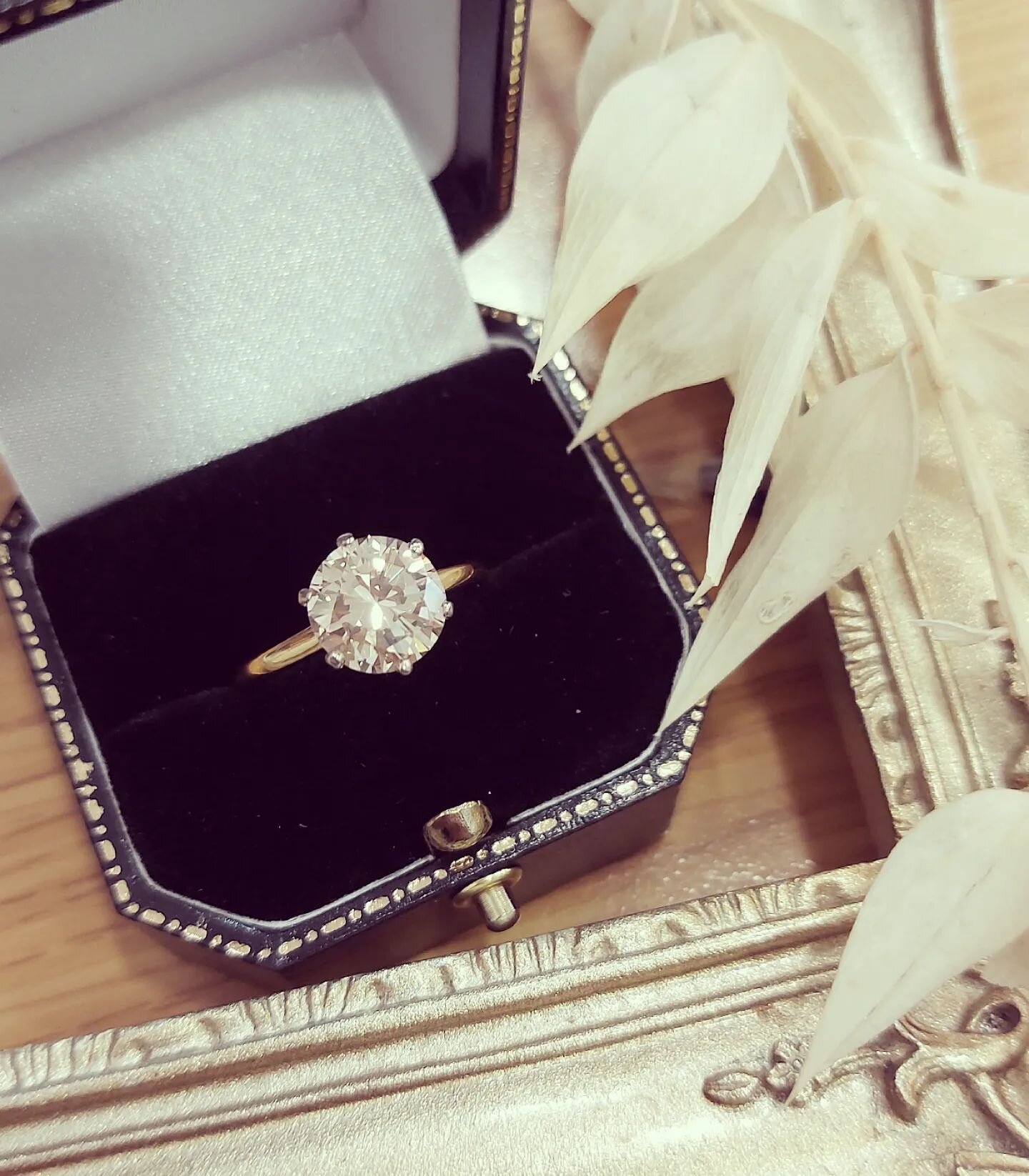 Just stunning... 💎 
.
.
.
.
#cartersjewellers #lovediamonds #newandprelovedjewellery #marketplacebolton #jewellersofbolton #diamondjewellery #diamondspecialist #diamondsareagirlsbestfriend