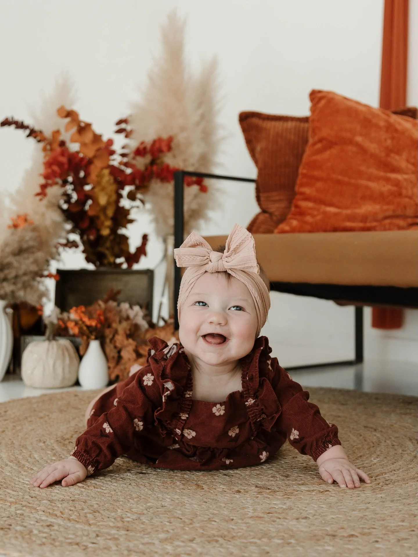 It was so easy to fall in love with the @solomonsstudio fall set and these beautiful clients! 🍁 

It&rsquo;s our last week with this gorgeous set by @wicked_stems! Not ready to say goodbye just yet so make sure you take advantage of it before it lea