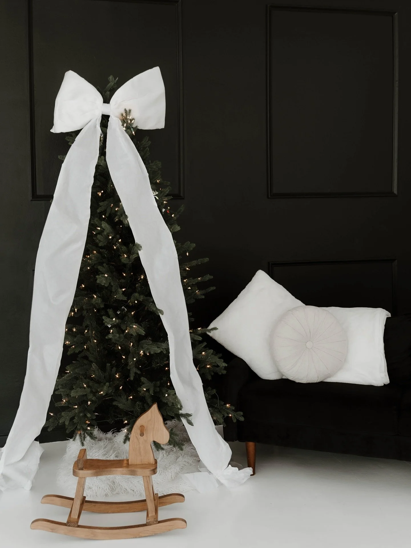 OUR 2nd CHRISTMAS SET ✨🤍🌲

Christmas officially hits the studio November 1st and will be in the studio until December 21st! We are so excited to share with you our 2025 Christmas Sets! Booking dates are still available //: LINK IN BIO 🌲🤍

As alwa