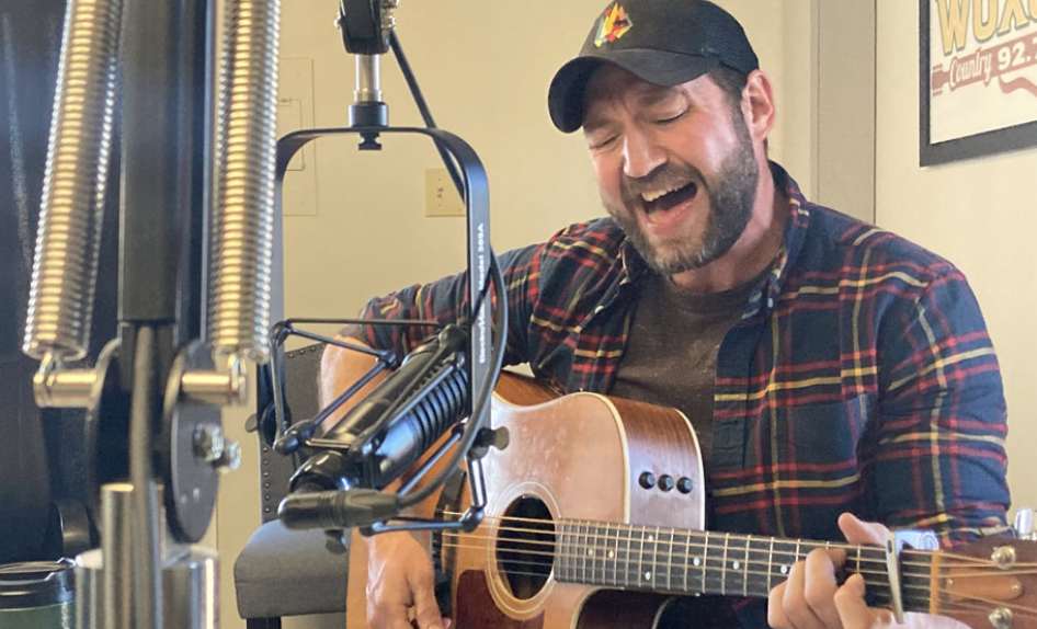 Live Music: Justin Carver