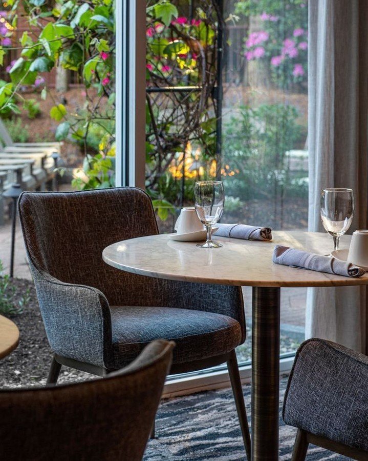 Whether you&rsquo;re stopping in before or after the Easter egg hunt, join us this Easter Sunday in the heart of Old Port. Don't miss our delicious brunch menu featuring spring flavors and classic favorites, made to bring everyone together. 🐰🌸🐣 

