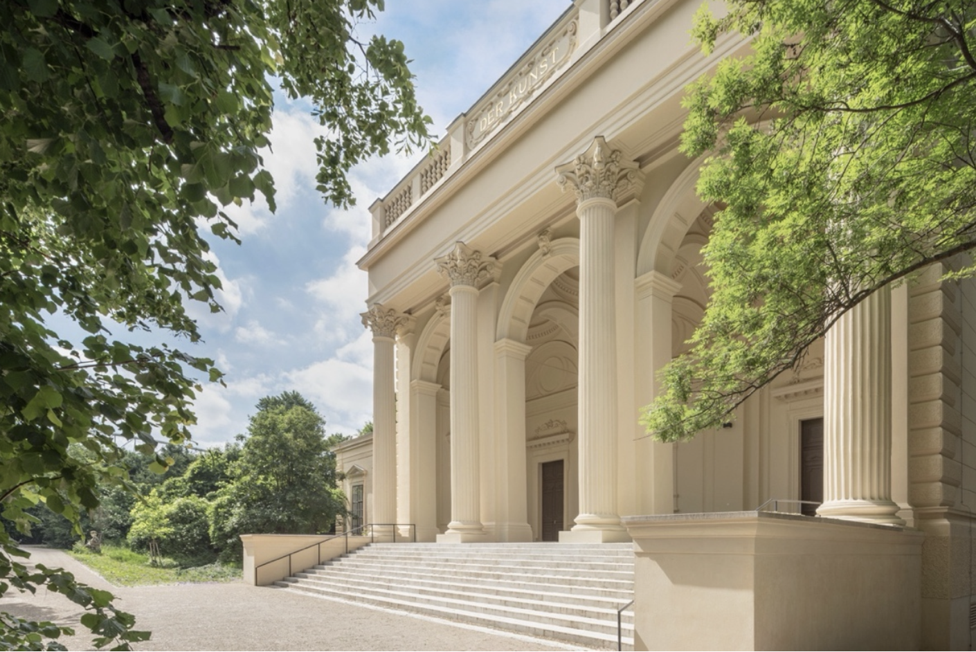 Front view of THE HALL, photo: Hertha Hurnaus