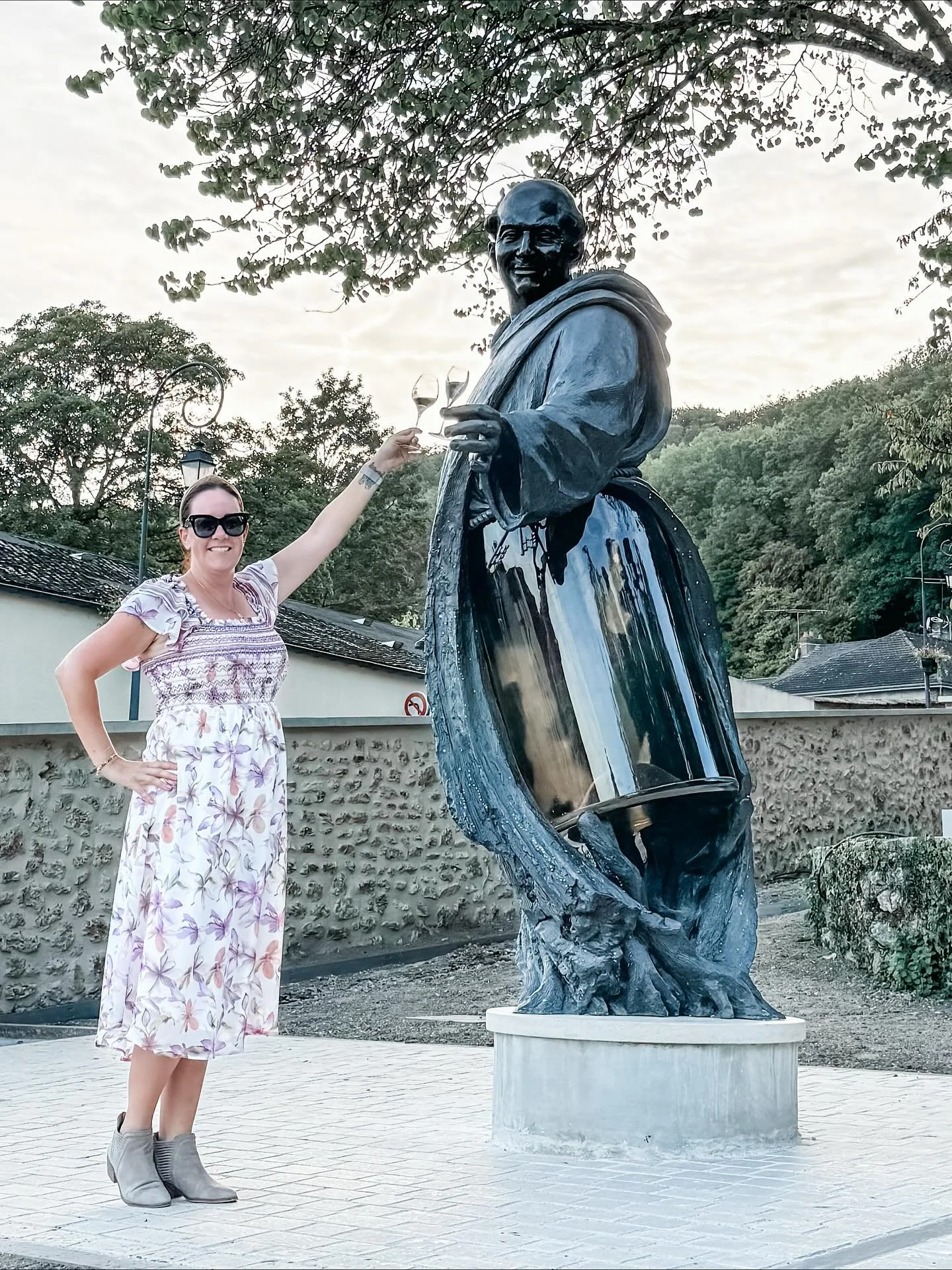 It&rsquo;s Global Champagne Day, and I&rsquo;m over here reminiscing about my favorite wine region on earth&hellip;Champagne! 🇫🇷✨ The only problem? I haven&rsquo;t spent nearly enough time there. 😅 Everyone knows I&rsquo;m a bubbles girl through a