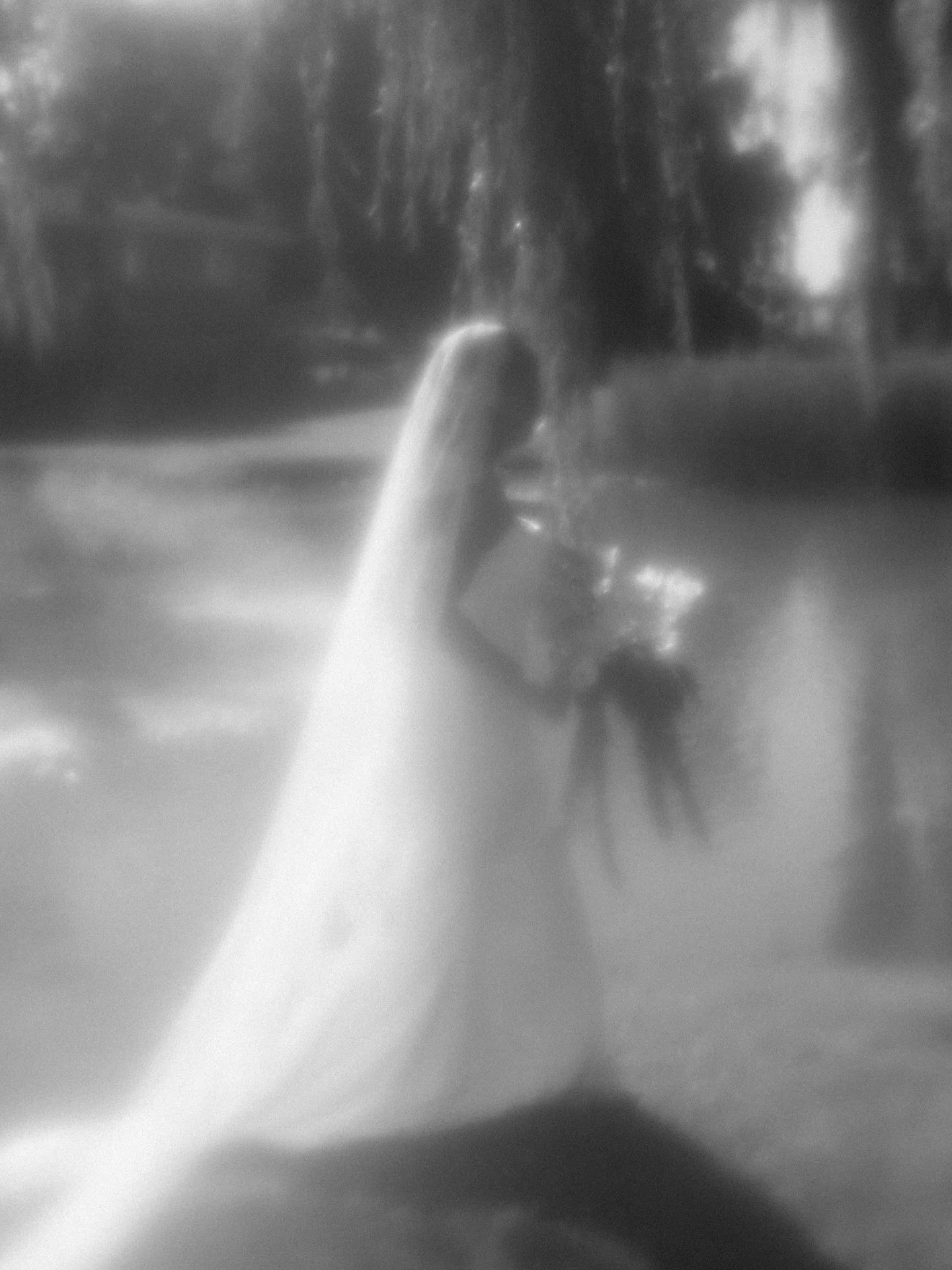 ethereal moments with our beautiful bride, Eleni 🤍

@kimiaryaevents @515photoco @kromasalon @muavee 

#BridalPortraits #EtherealBride #WeddingDayMoments #BlackAndWhiteBridal #KimiAryaEvents