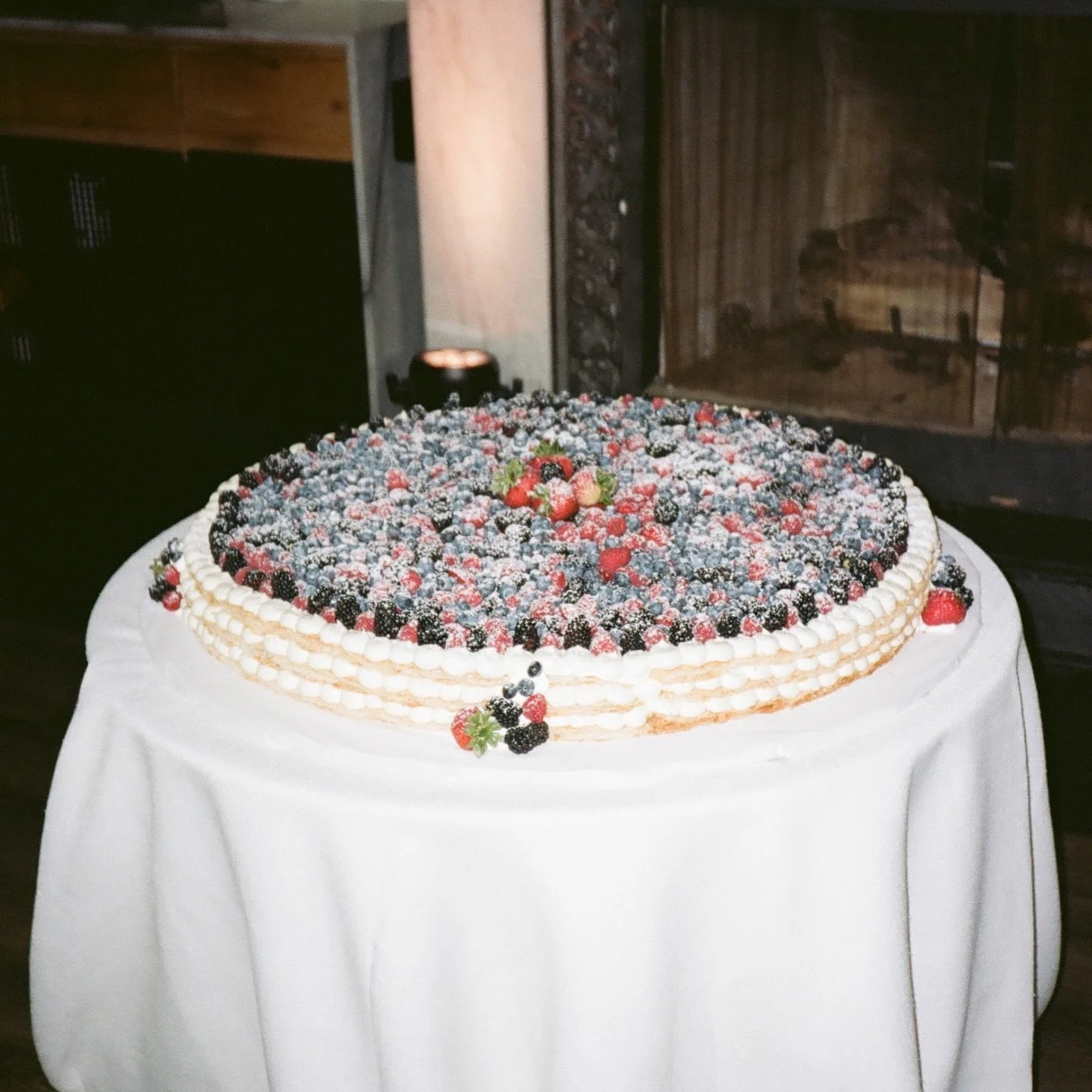 sooo there&rsquo;s a funny story about this cake&hellip; 🍰
she was stunning. she was wide. and she absolutely refused to fit through a standard doorway 🥲 so there we were, running around a historic building searching for a double door. we found one