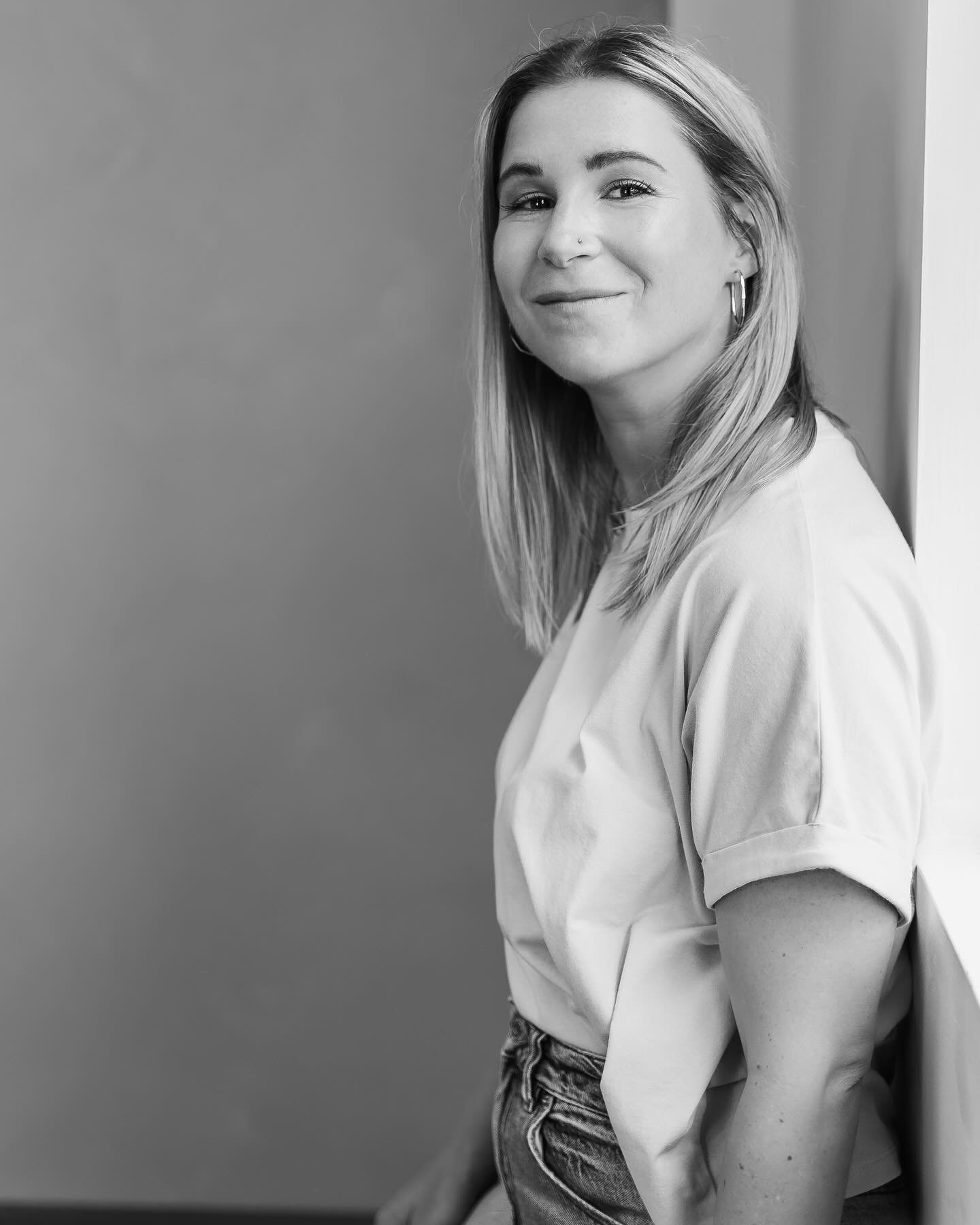 🎉 Hier, j'ai c&eacute;l&eacute;br&eacute; mes 38 ans.

Vieillir est un privil&egrave;ge, que la vie s&rsquo;est charg&eacute;e de me rappeler cette ann&eacute;e. 

Chaque nouvelle ann&eacute;e est une page de plus &agrave; &eacute;crire dans cette v