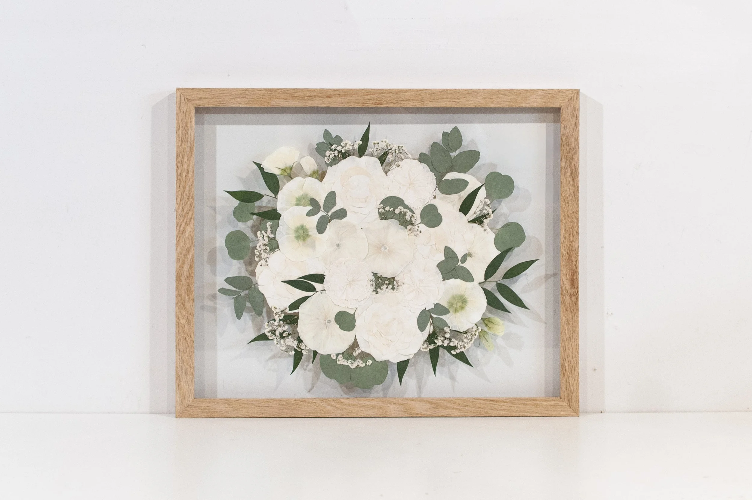 16" x 20" Float Frame, Natural Oak, Classic Bouquet, Colour Corrected
